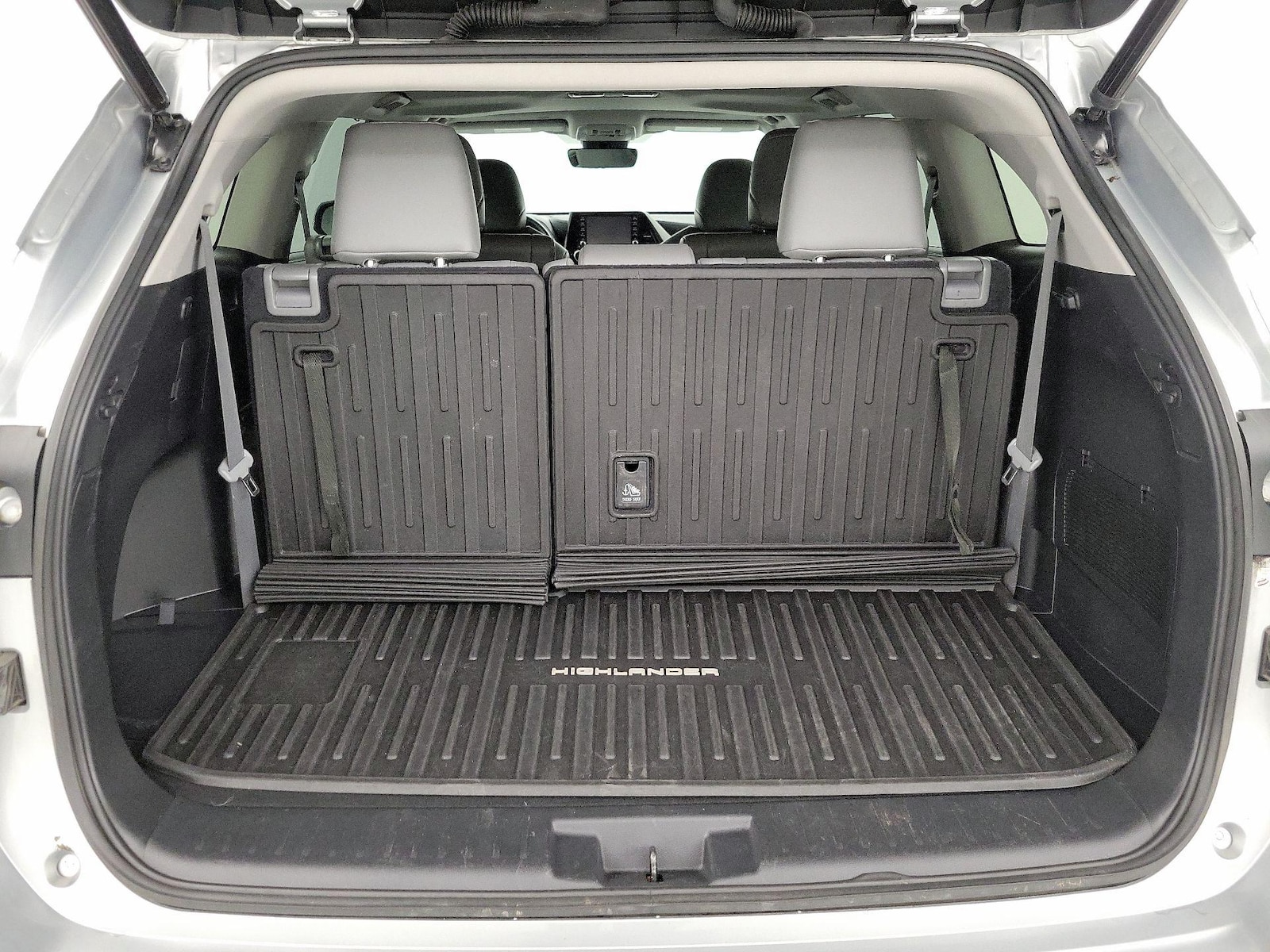 2022 Toyota Highlander XLE - Photo 23