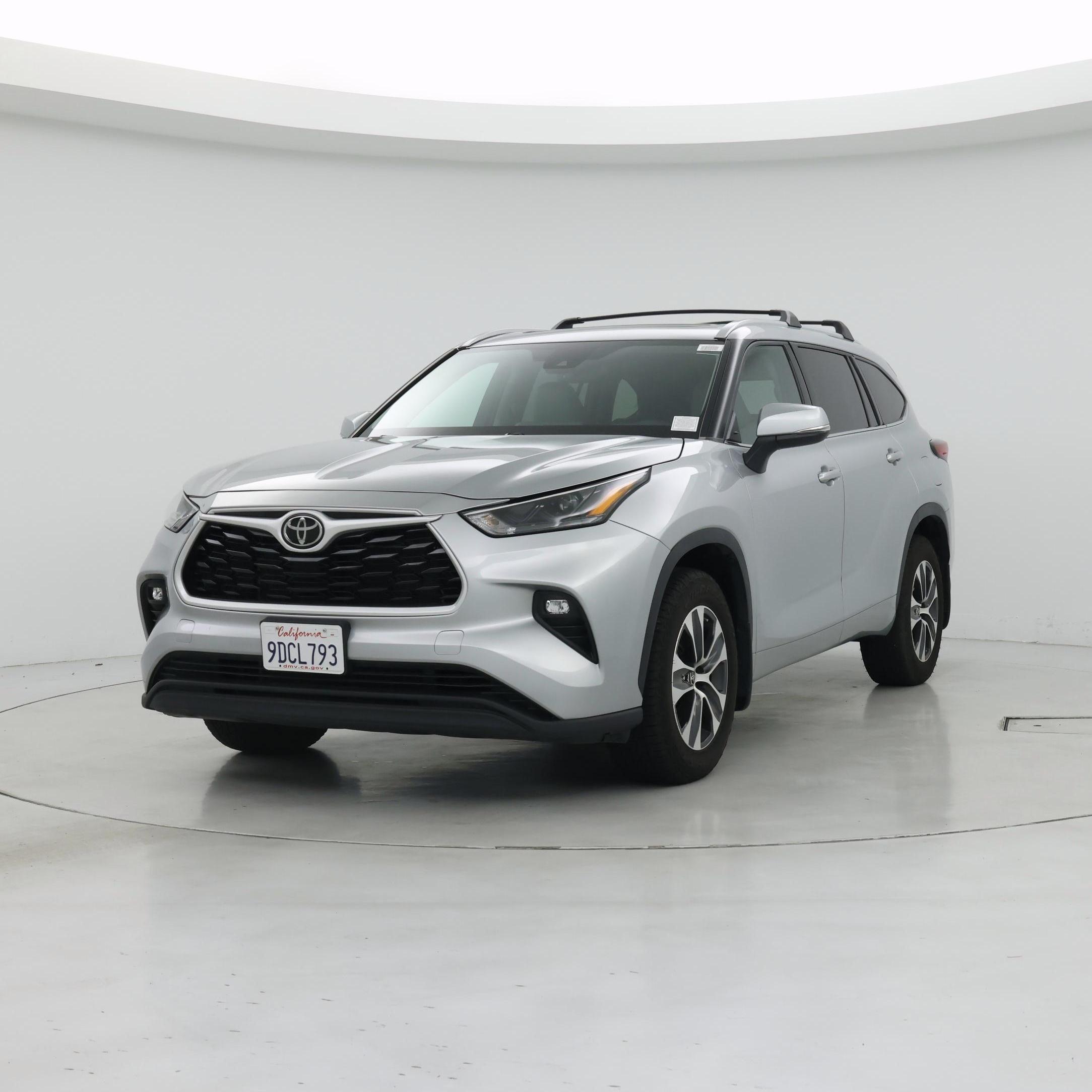Thumbnail: 2022 Toyota Highlander - 4