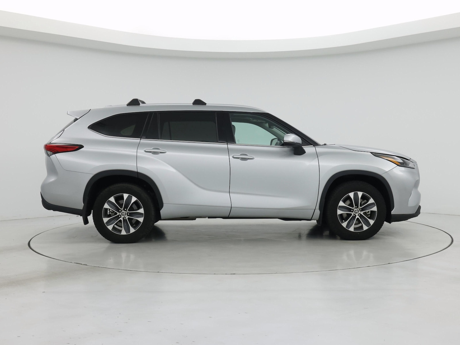2022 Toyota Highlander XLE - Photo 8
