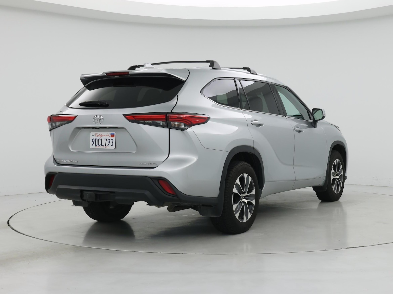 2022 Toyota Highlander XLE - Photo 9
