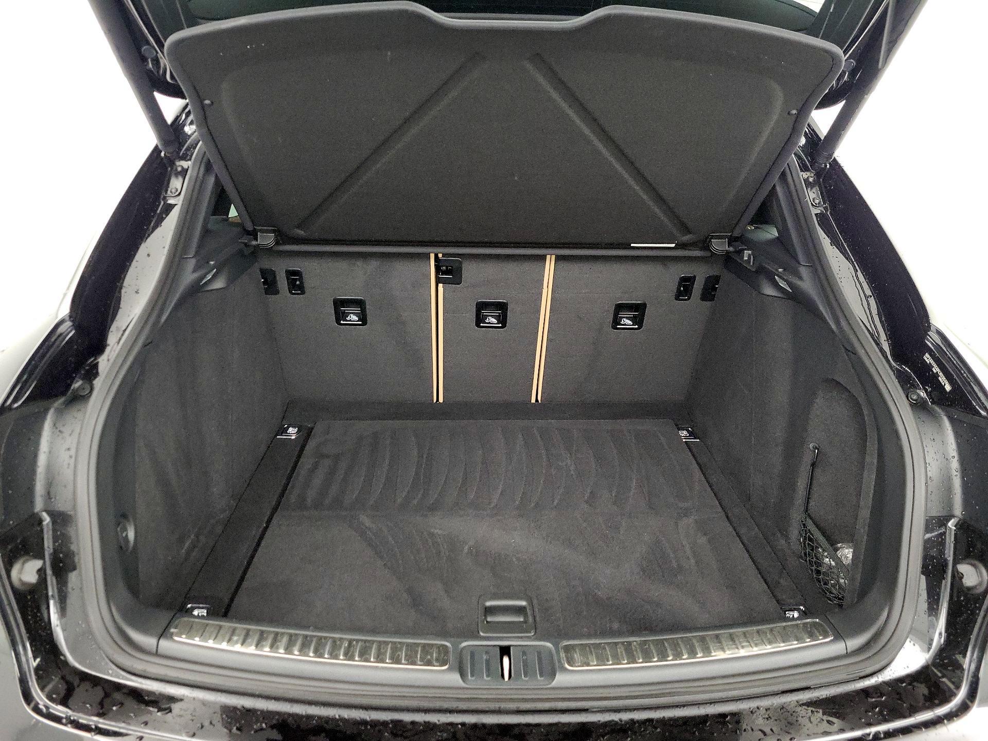 Thumbnail: 2023 Porsche Macan - 18