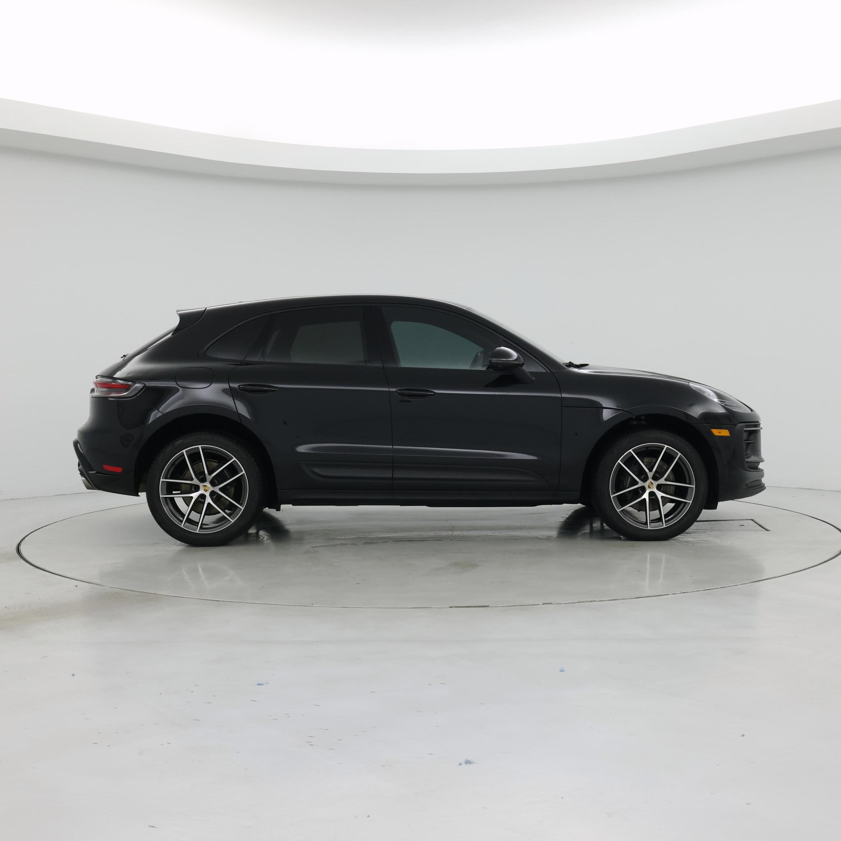 Thumbnail: 2023 Porsche Macan - 7