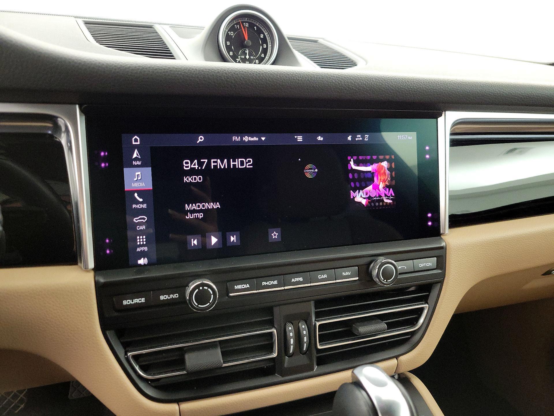 Thumbnail: 2021 Porsche Macan - 15