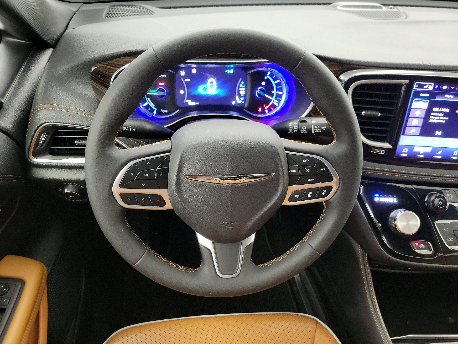 Thumbnail: 2023 Chrysler Pacifica - 10