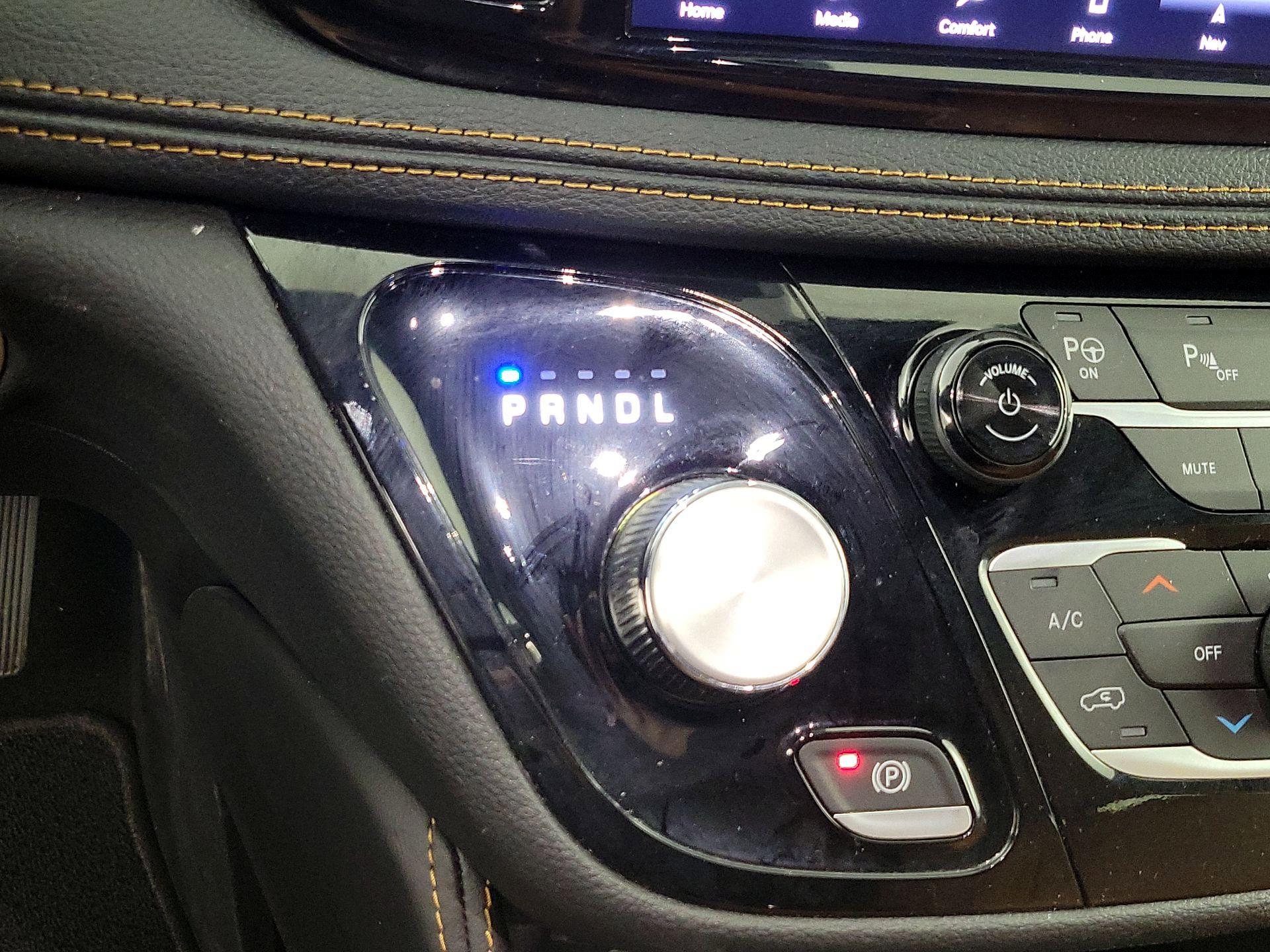 Thumbnail: 2023 Chrysler Pacifica - 16