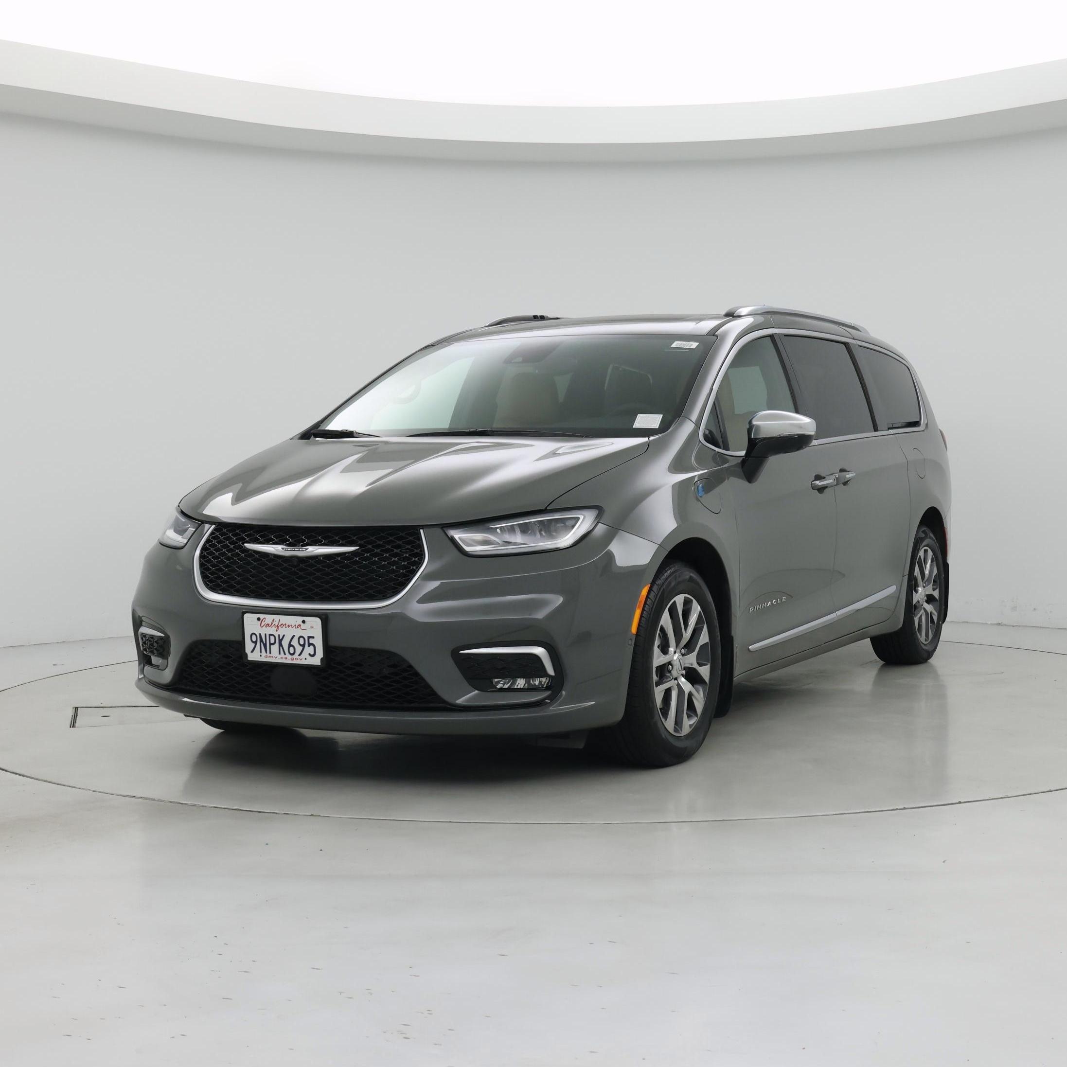 Thumbnail: 2023 Chrysler Pacifica - 4