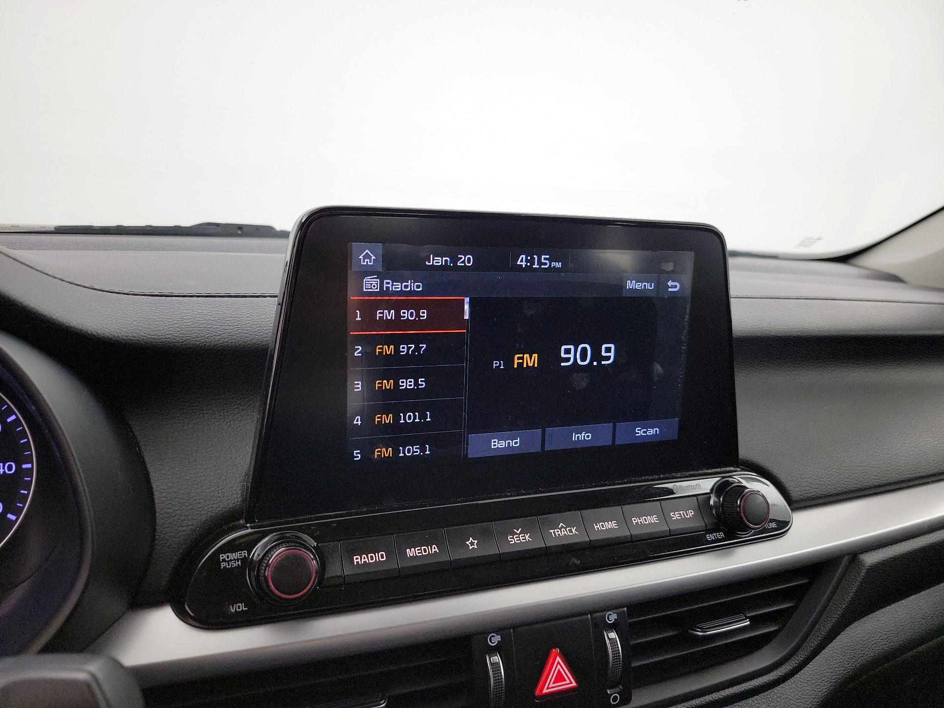 Thumbnail: 2020 Kia Forte - 15