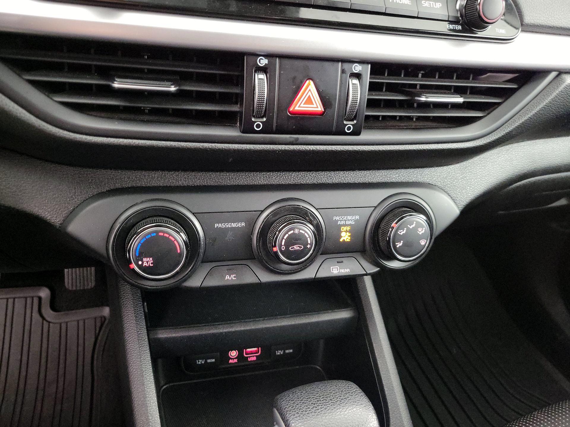 Thumbnail: 2020 Kia Forte - 16