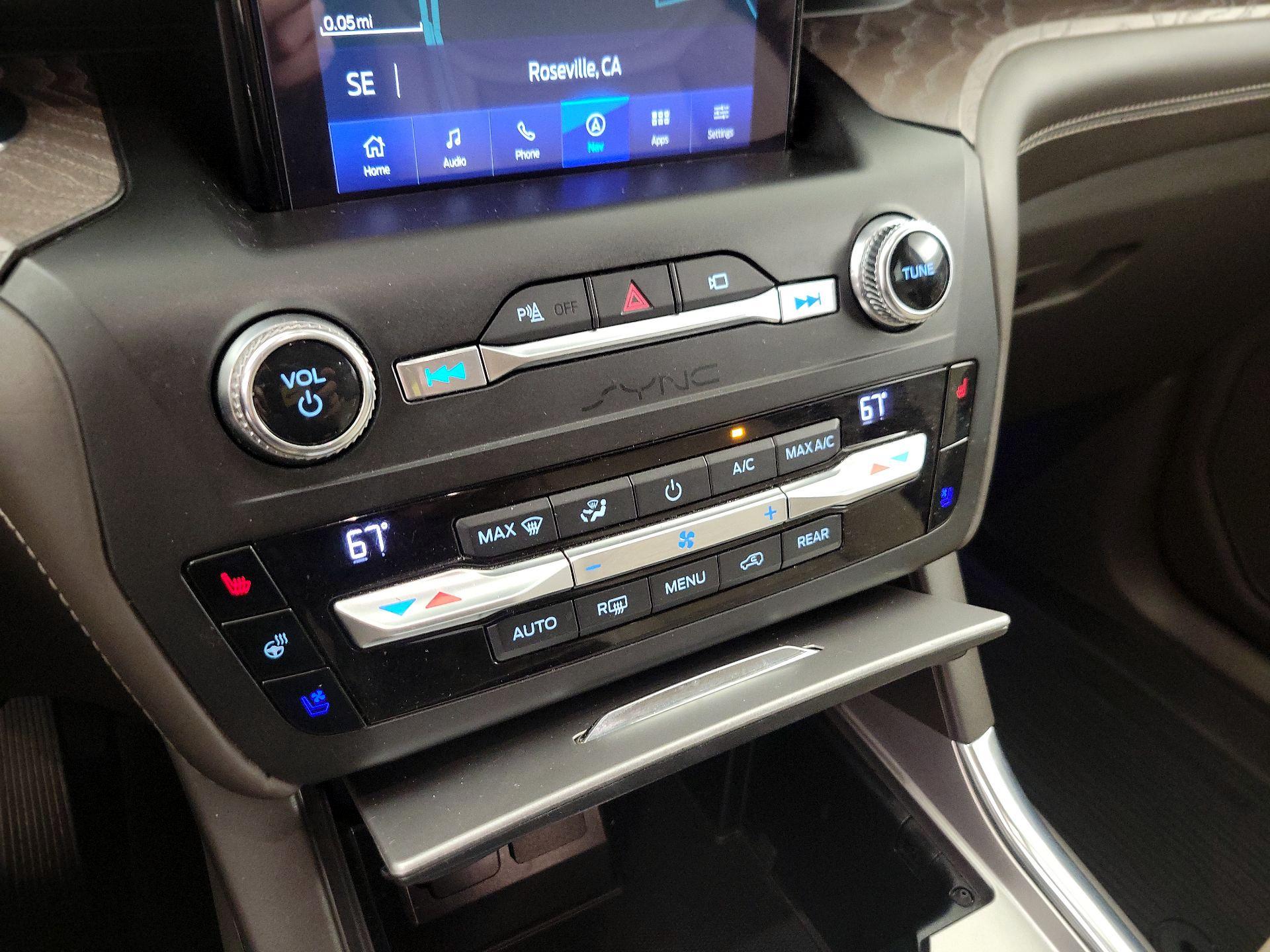 Thumbnail: 2020 Ford Explorer - 16