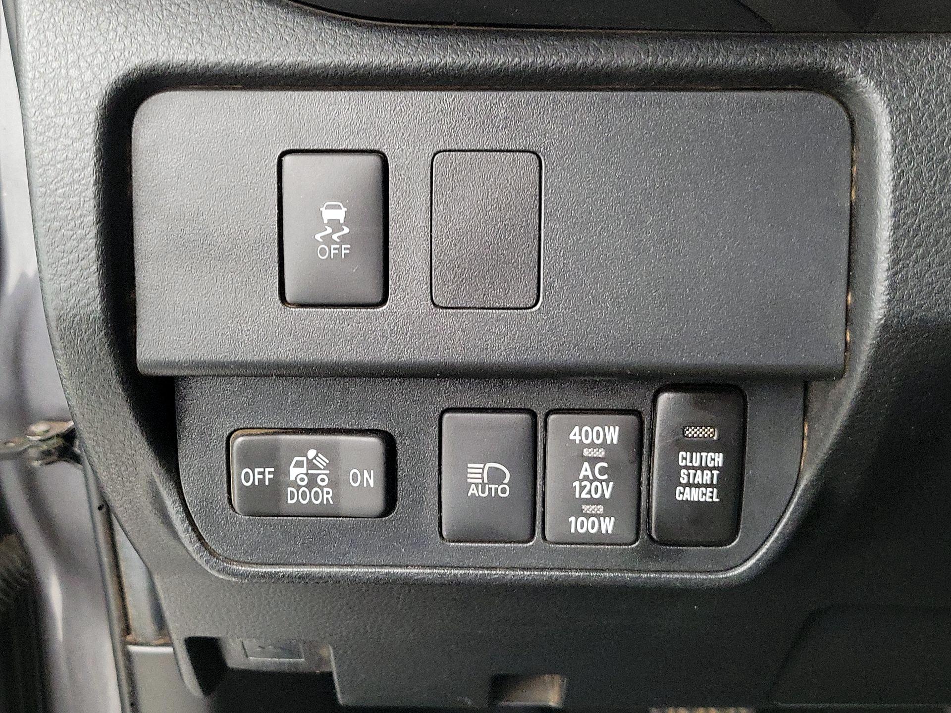 Thumbnail: 2022 Toyota Tacoma - 13