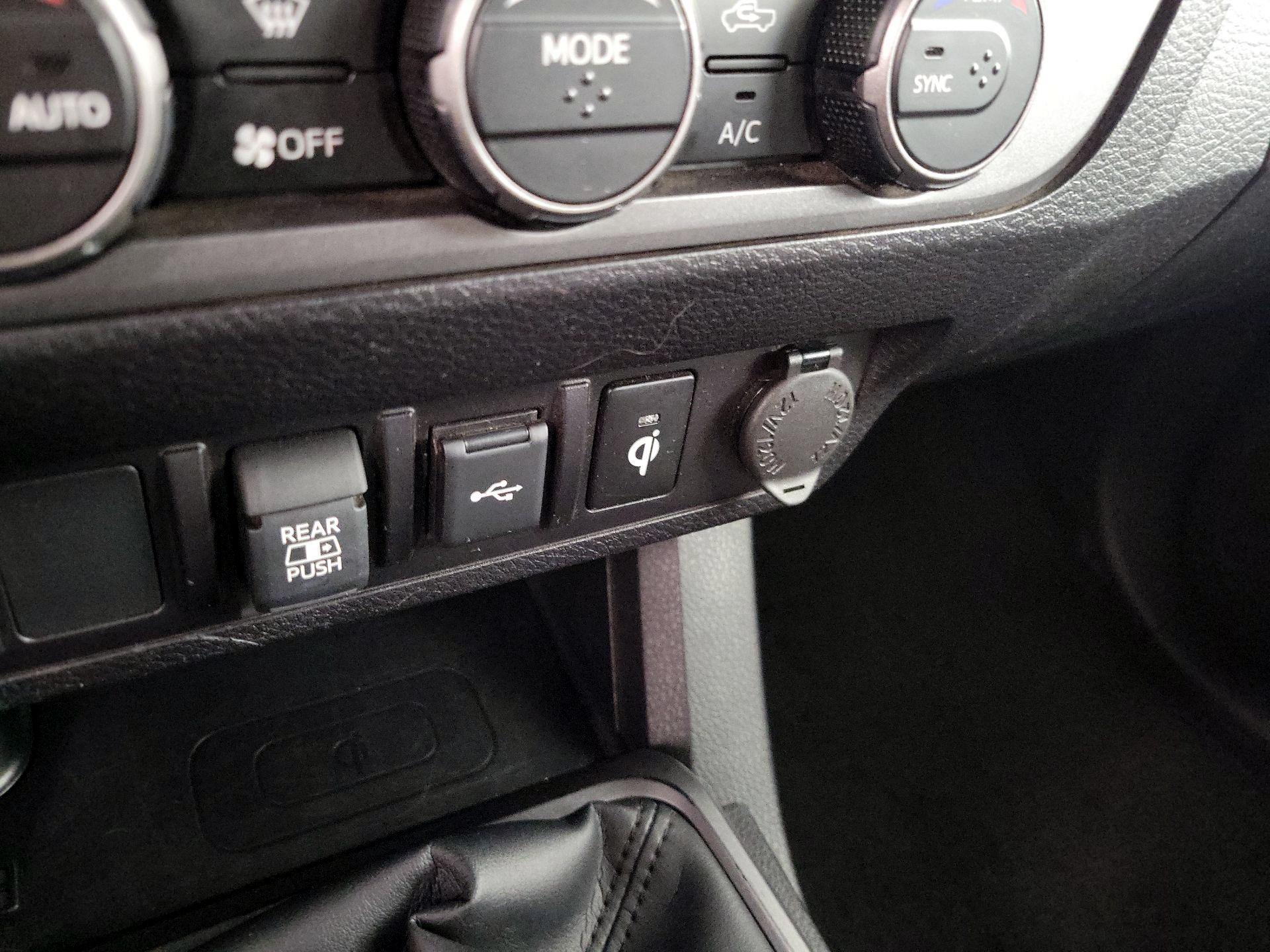 Thumbnail: 2022 Toyota Tacoma - 18