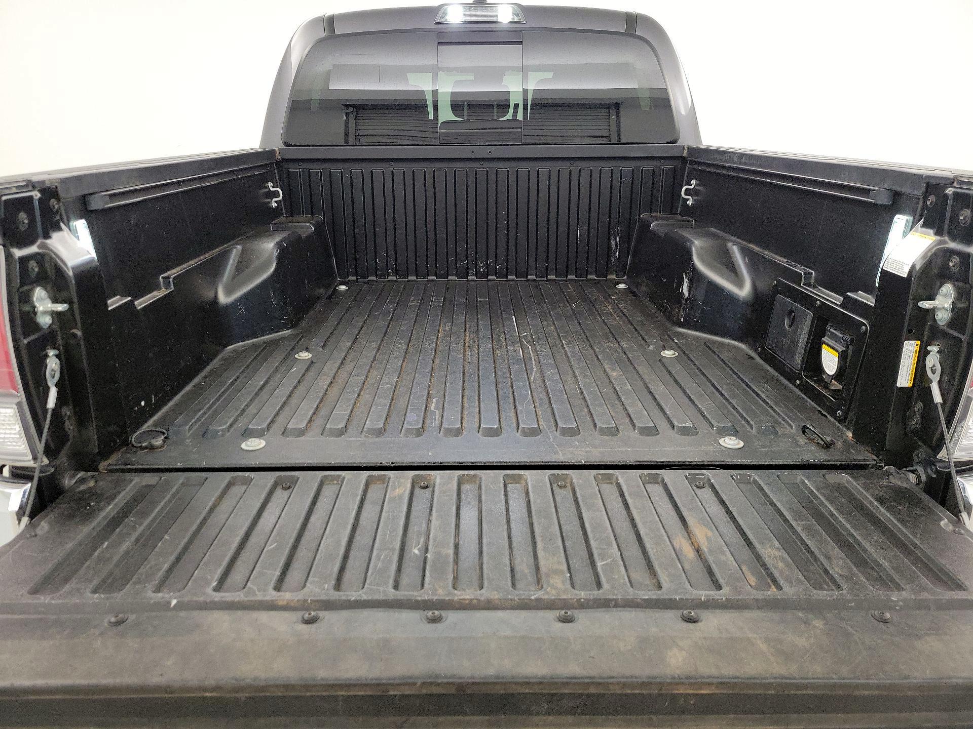 Thumbnail: 2022 Toyota Tacoma - 20