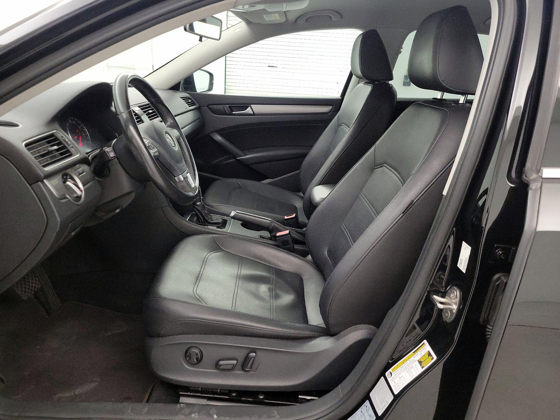 Thumbnail: 2015 Volkswagen Passat - 11