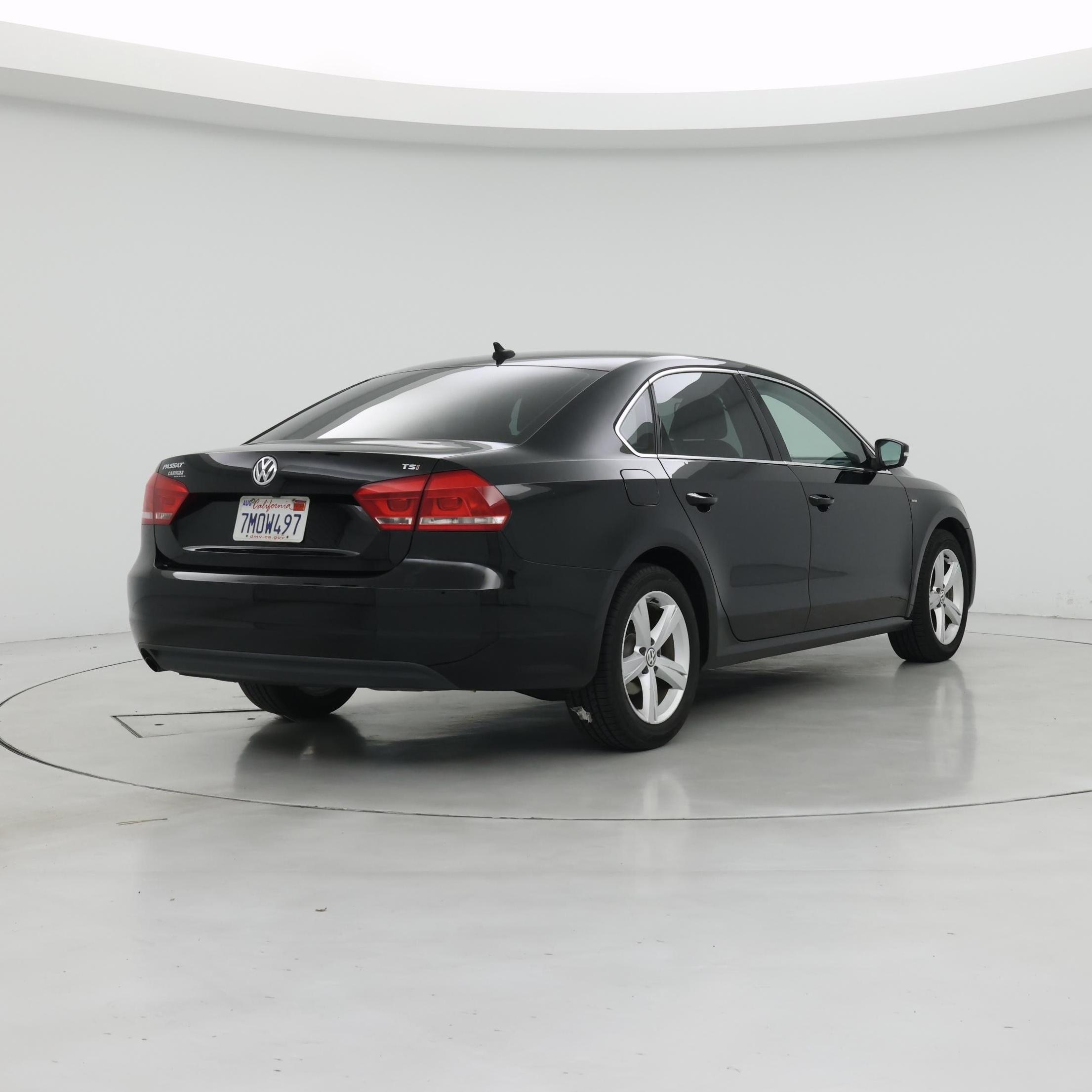 Thumbnail: 2015 Volkswagen Passat - 8