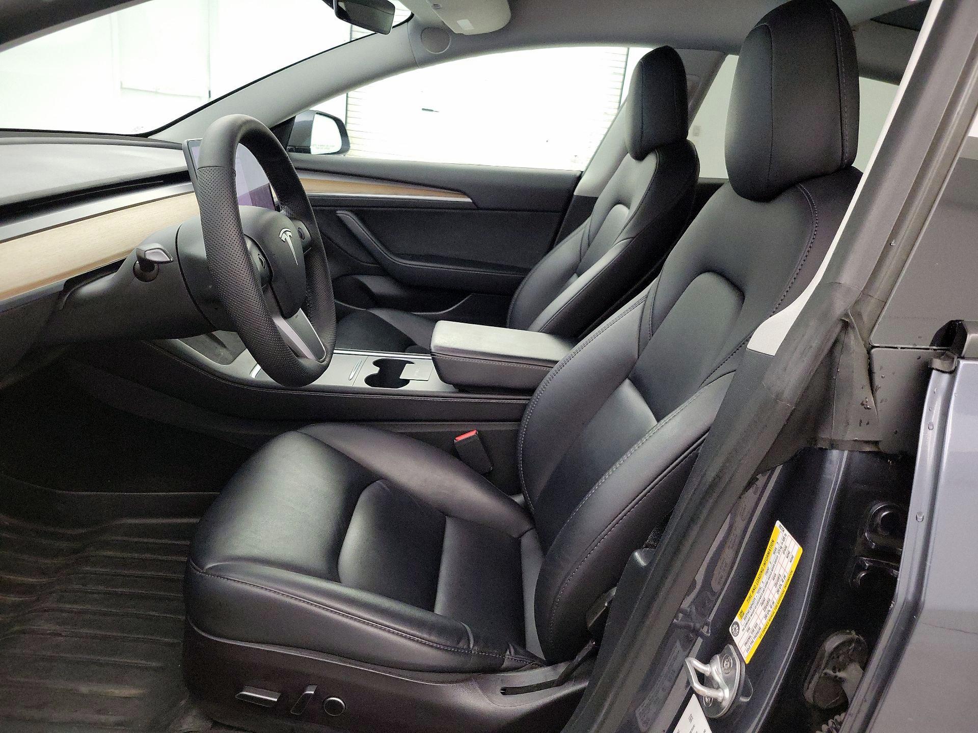 Thumbnail: 2022 Tesla Model 3 - 11