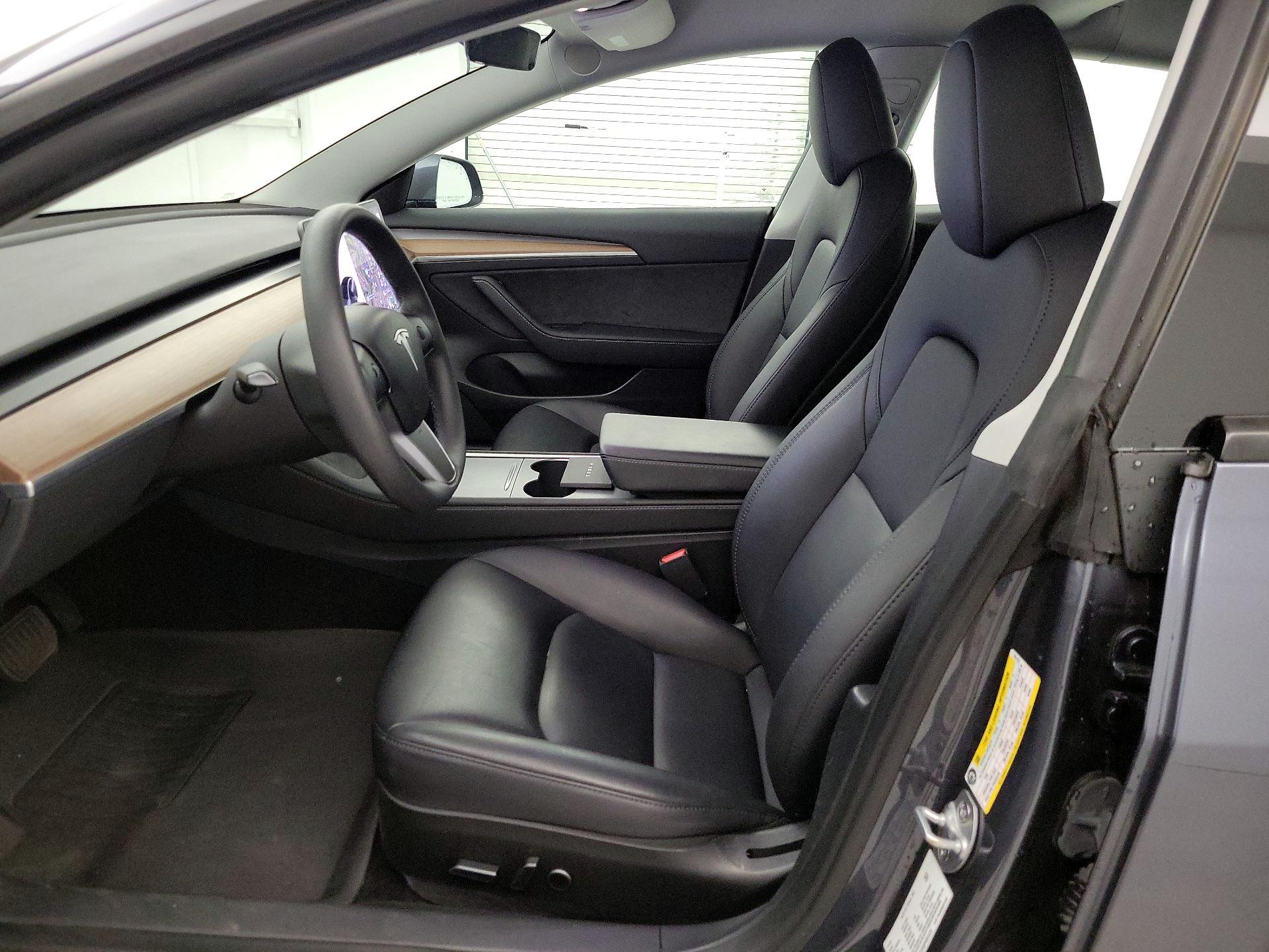 Thumbnail: 2023 Tesla Model 3 - 11