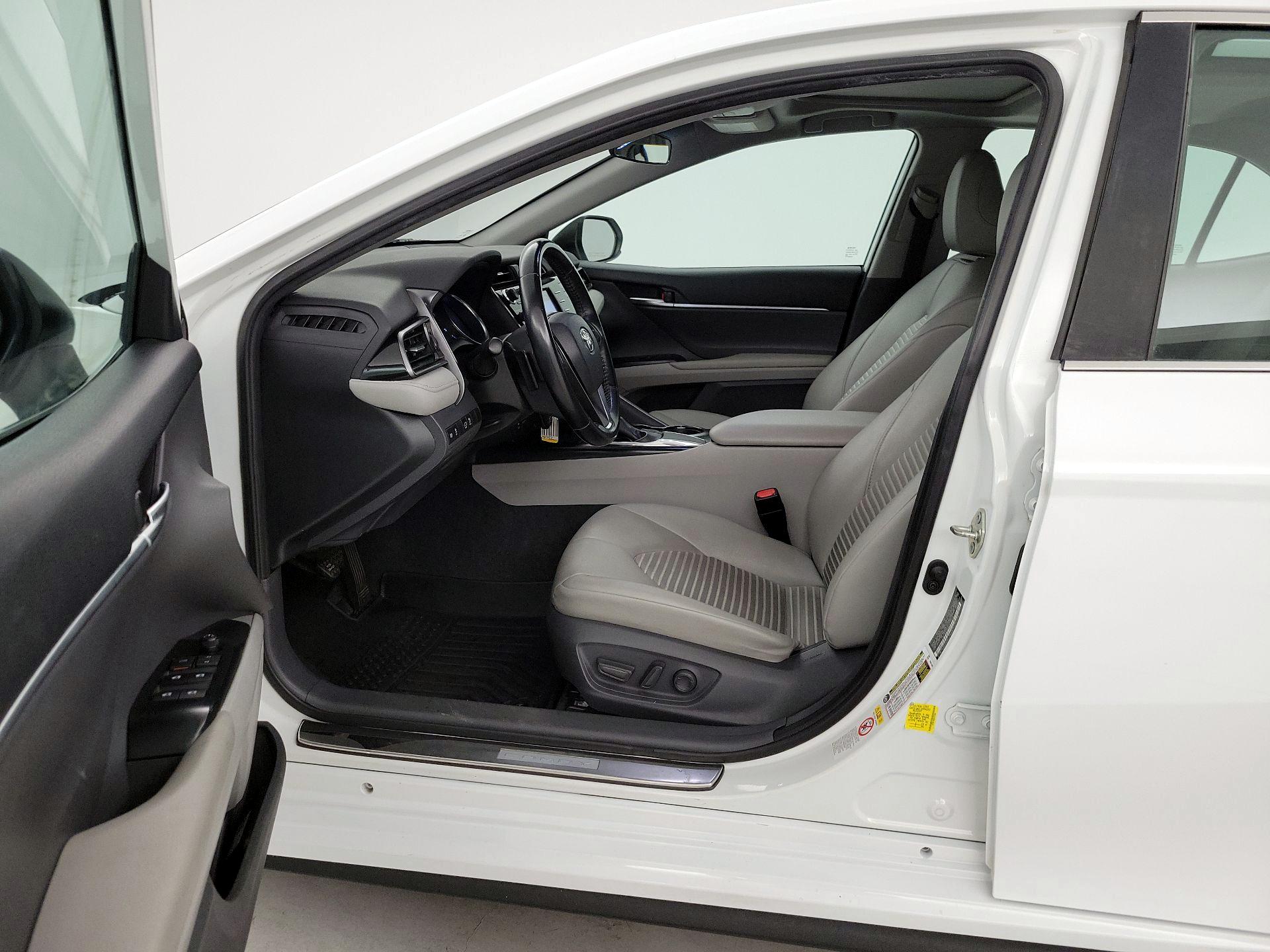 Thumbnail: 2019 Toyota Camry - 11