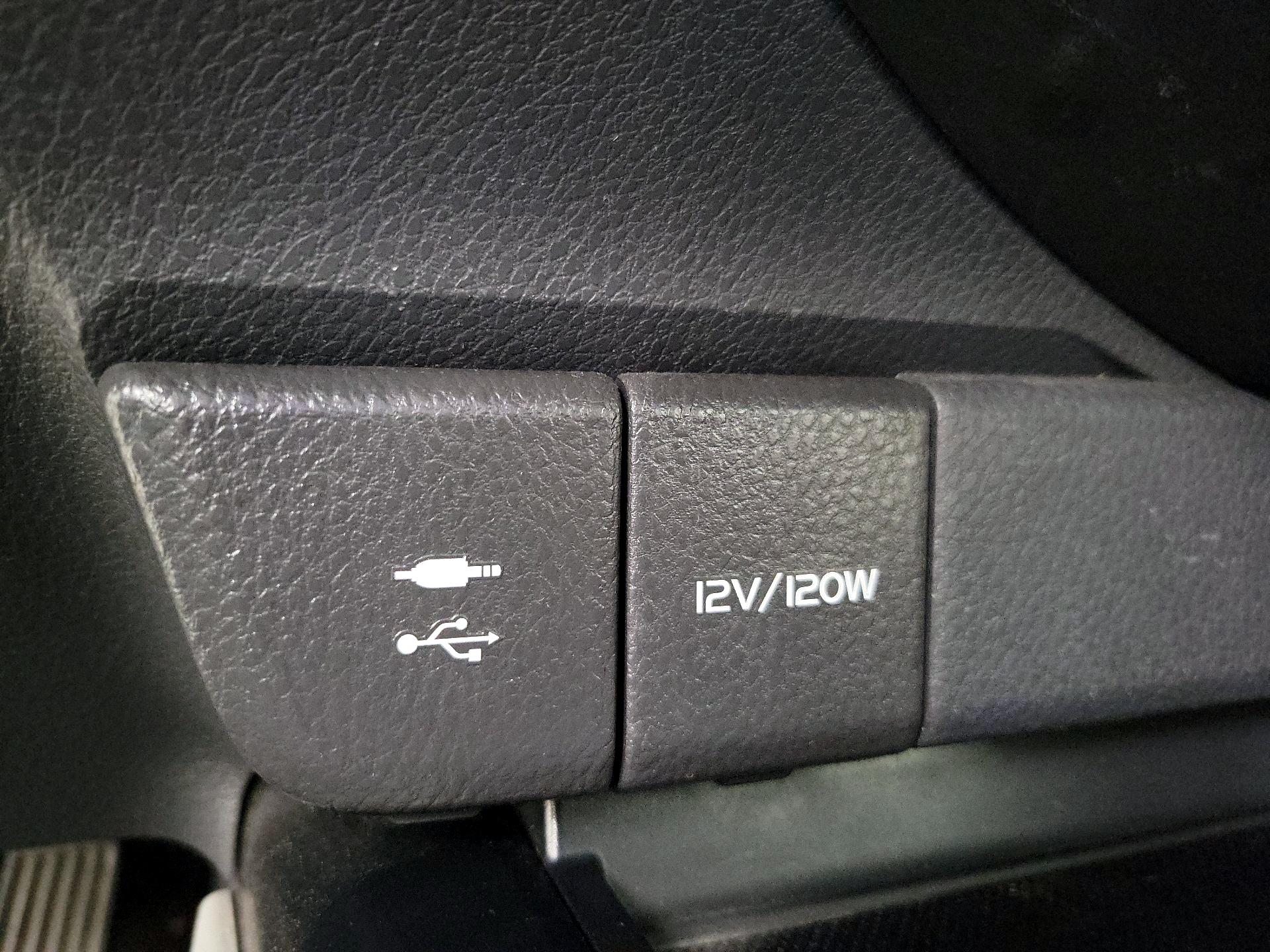 Thumbnail: 2019 Toyota Camry - 18