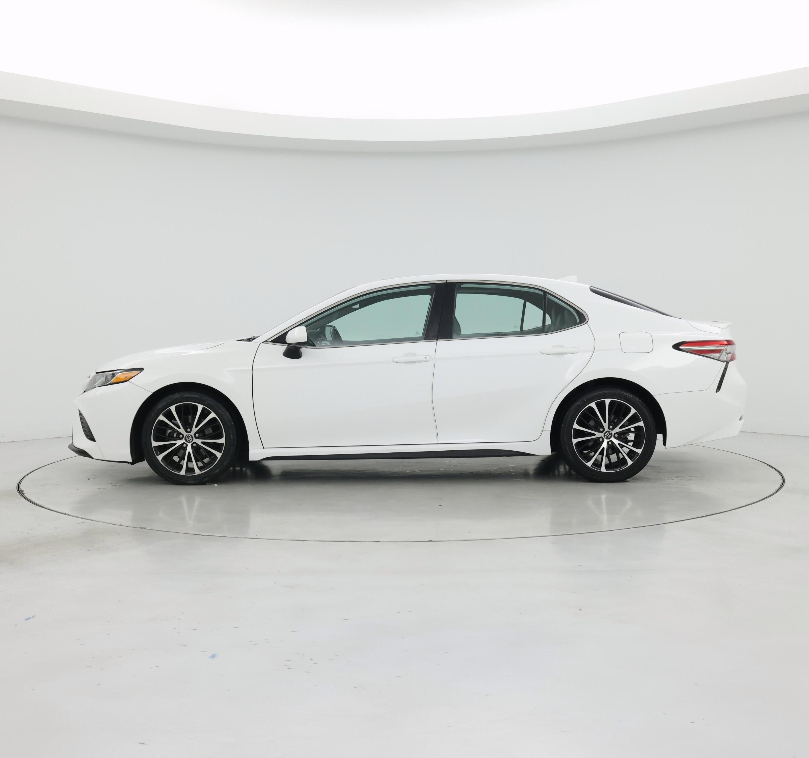 Thumbnail: 2019 Toyota Camry - 3