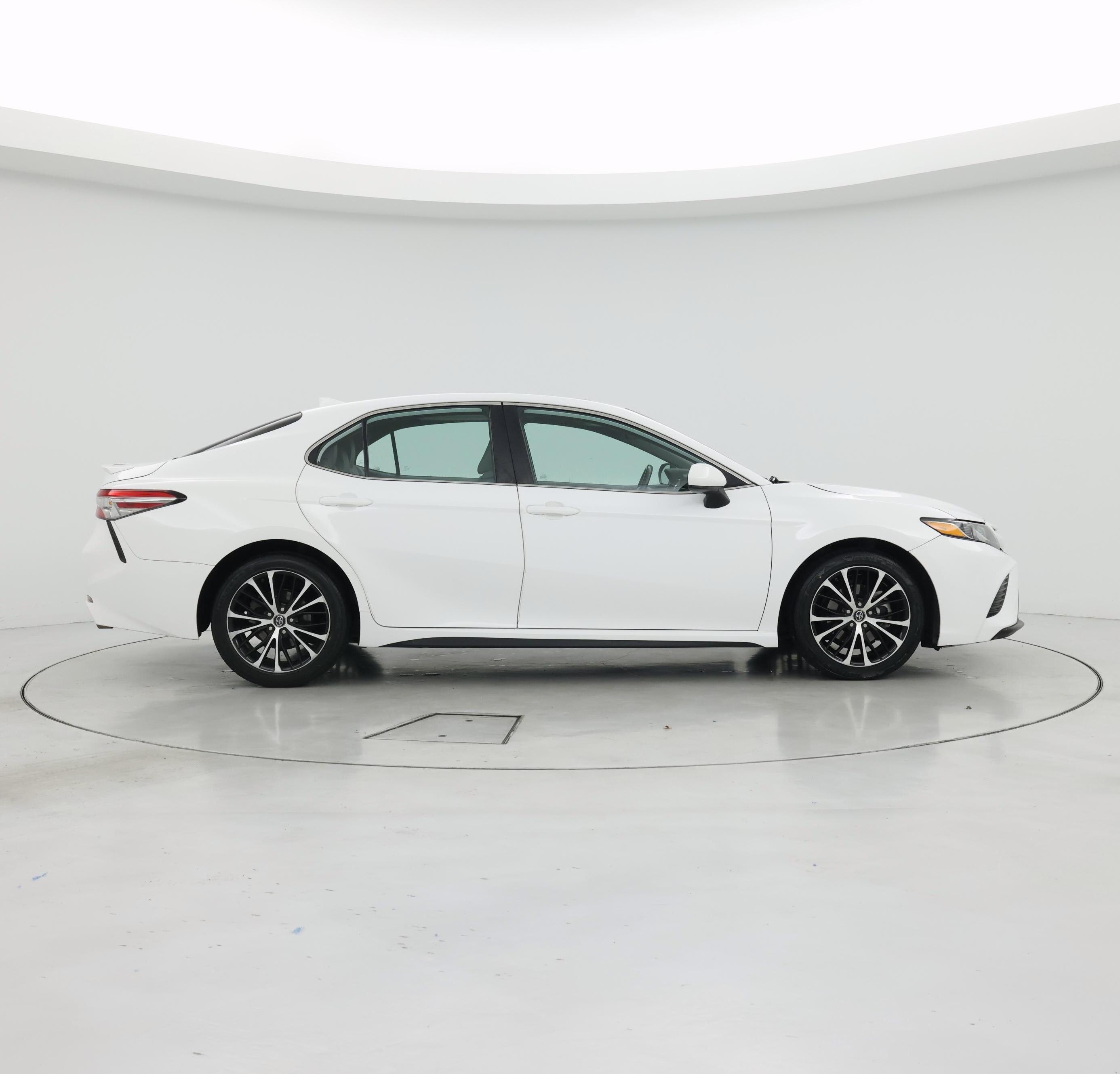 Thumbnail: 2019 Toyota Camry - 7