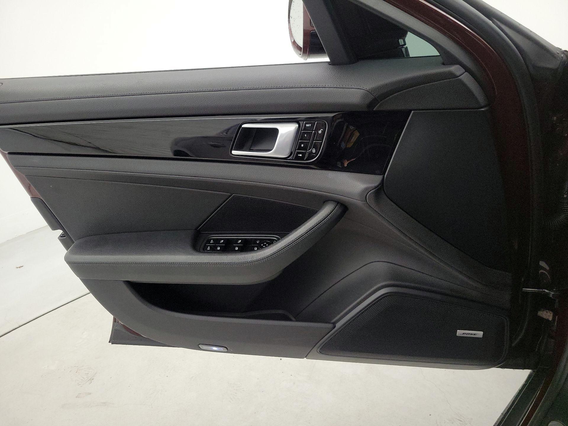 Thumbnail: 2018 Porsche Panamera - 12