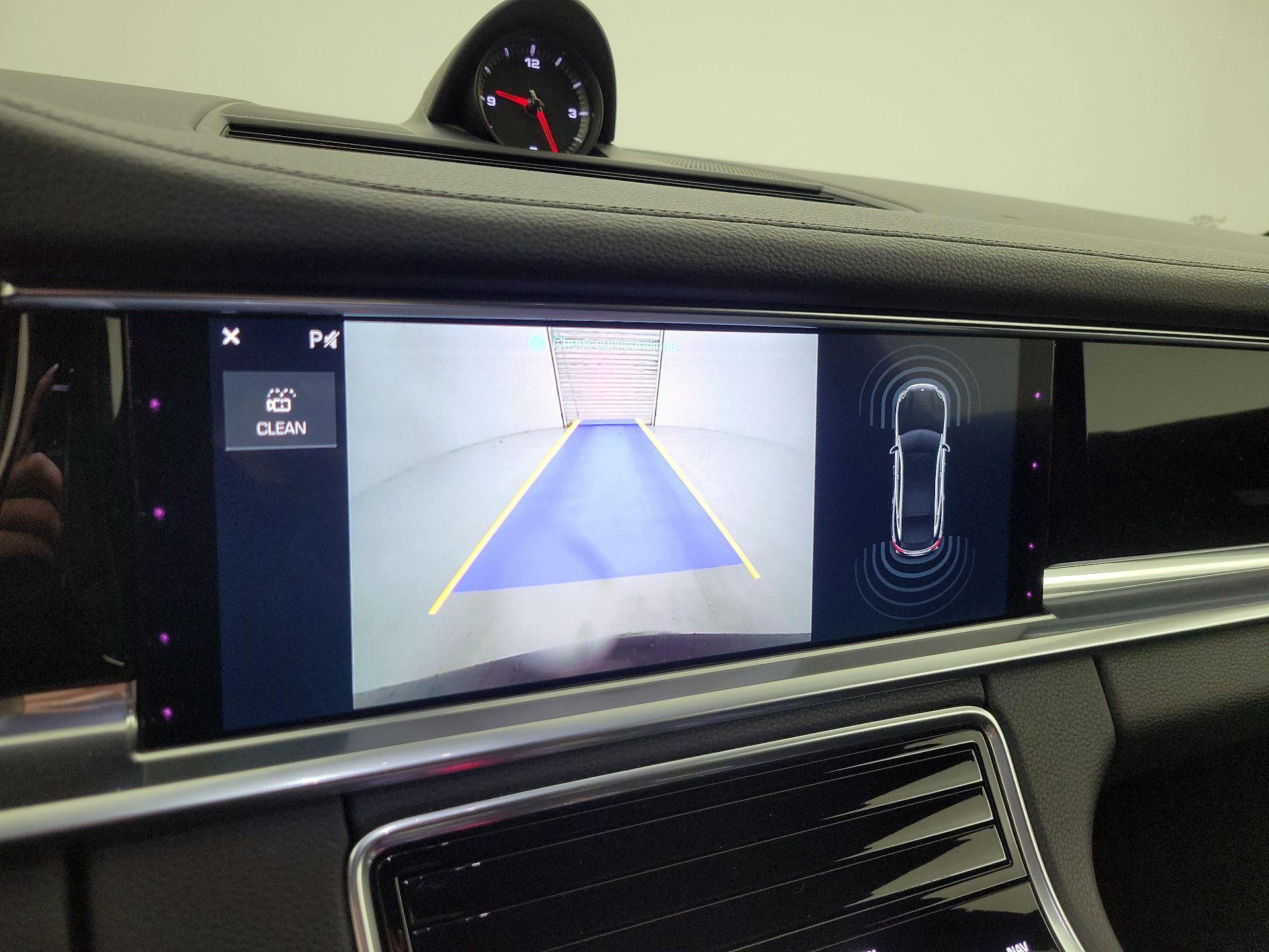 Thumbnail: 2018 Porsche Panamera - 14