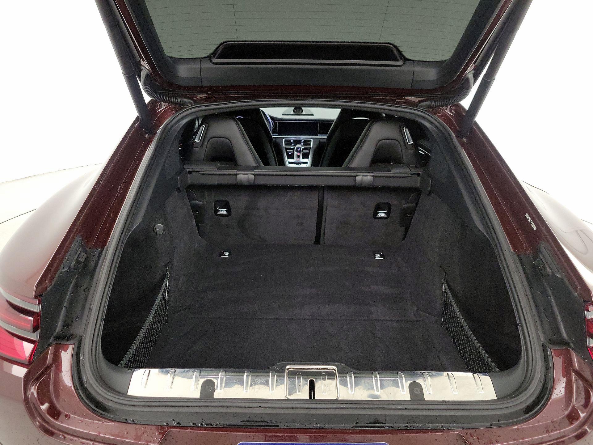 Thumbnail: 2018 Porsche Panamera - 19