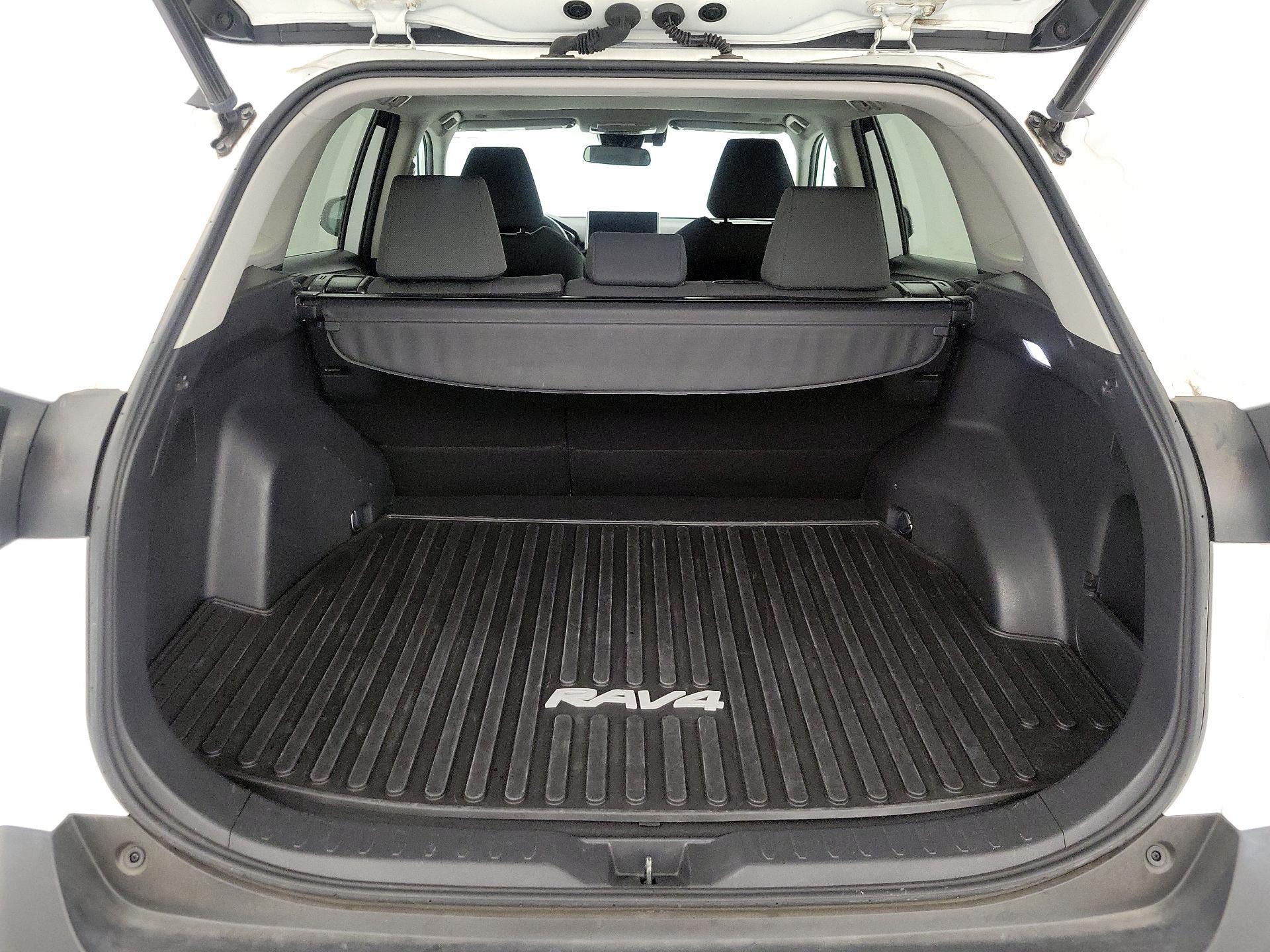 Thumbnail: 2023 Toyota RAV4 - 20