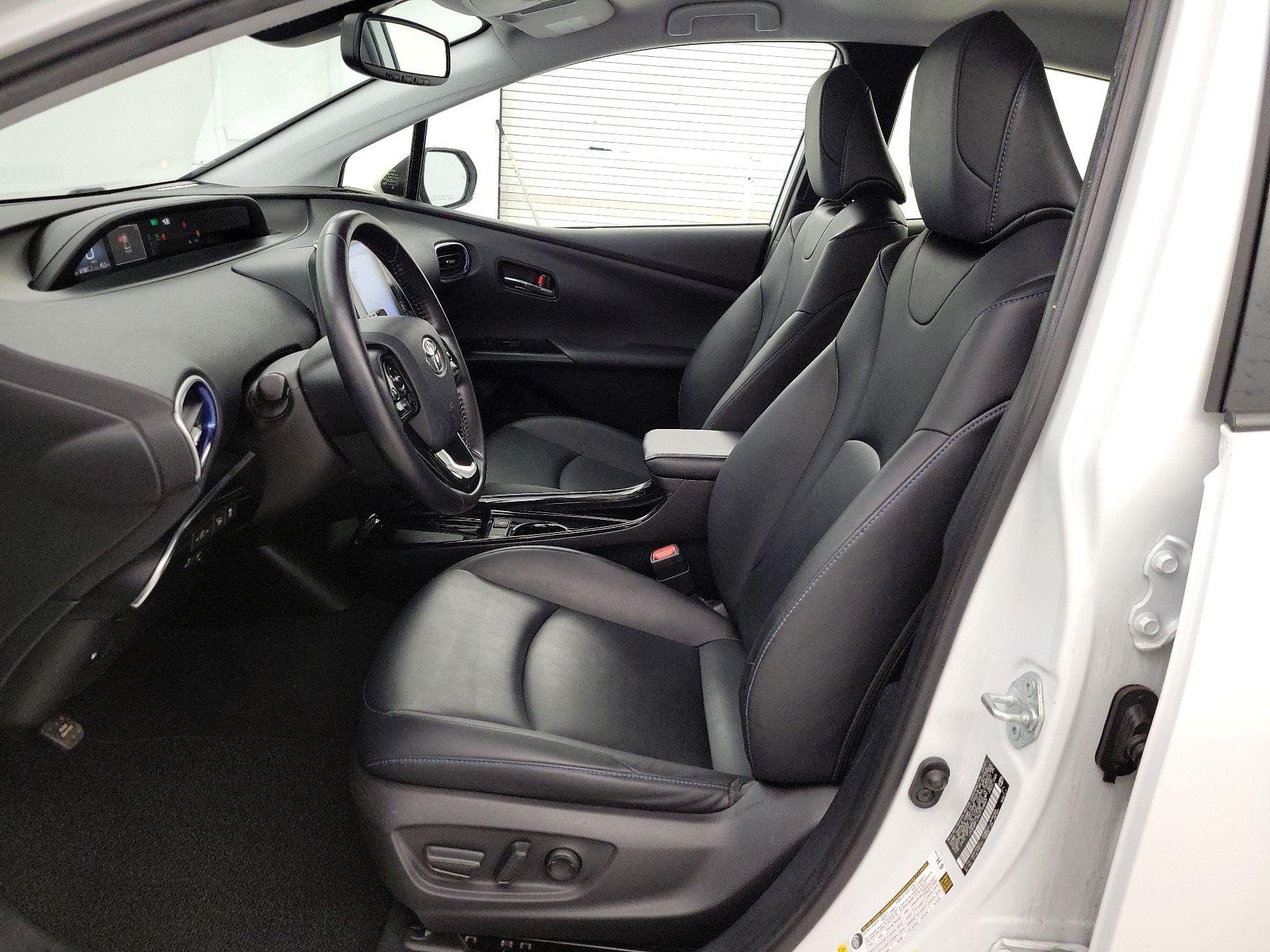 Thumbnail: 2022 Toyota Prius - 11