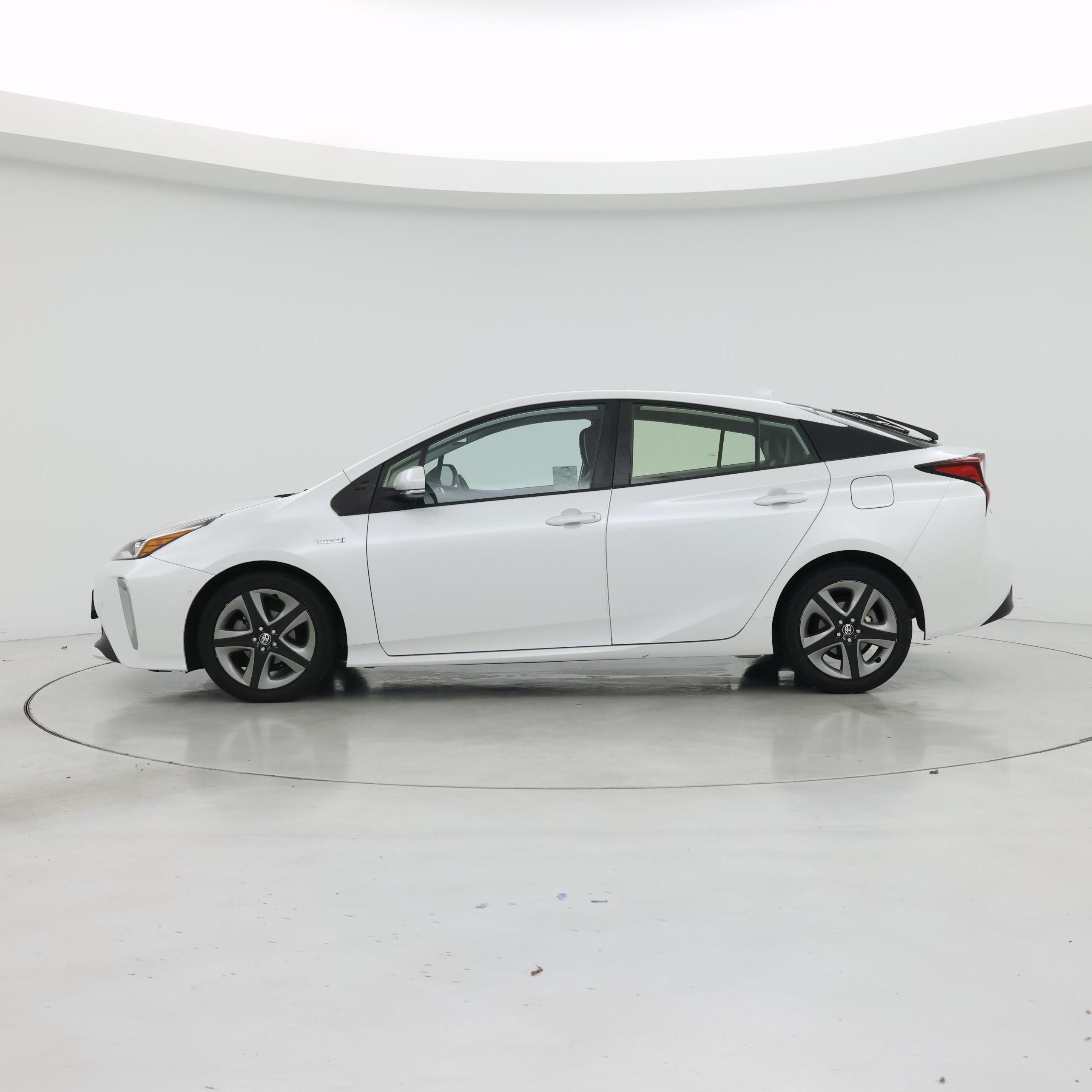 Thumbnail: 2022 Toyota Prius - 3