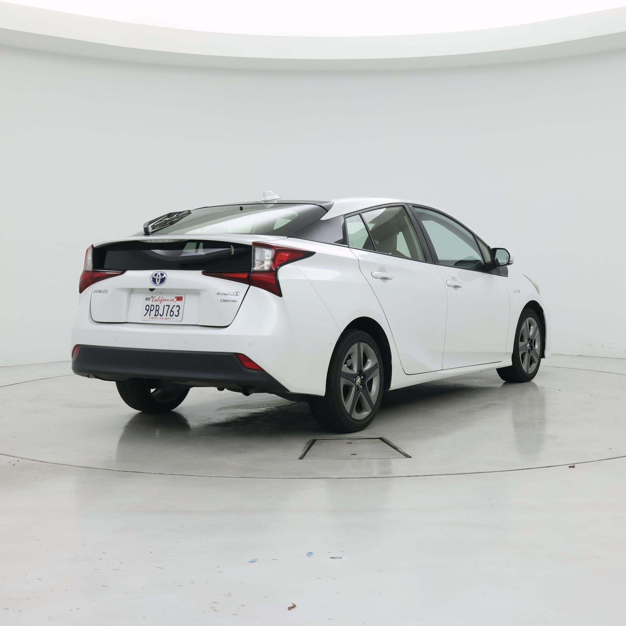 Thumbnail: 2022 Toyota Prius - 8
