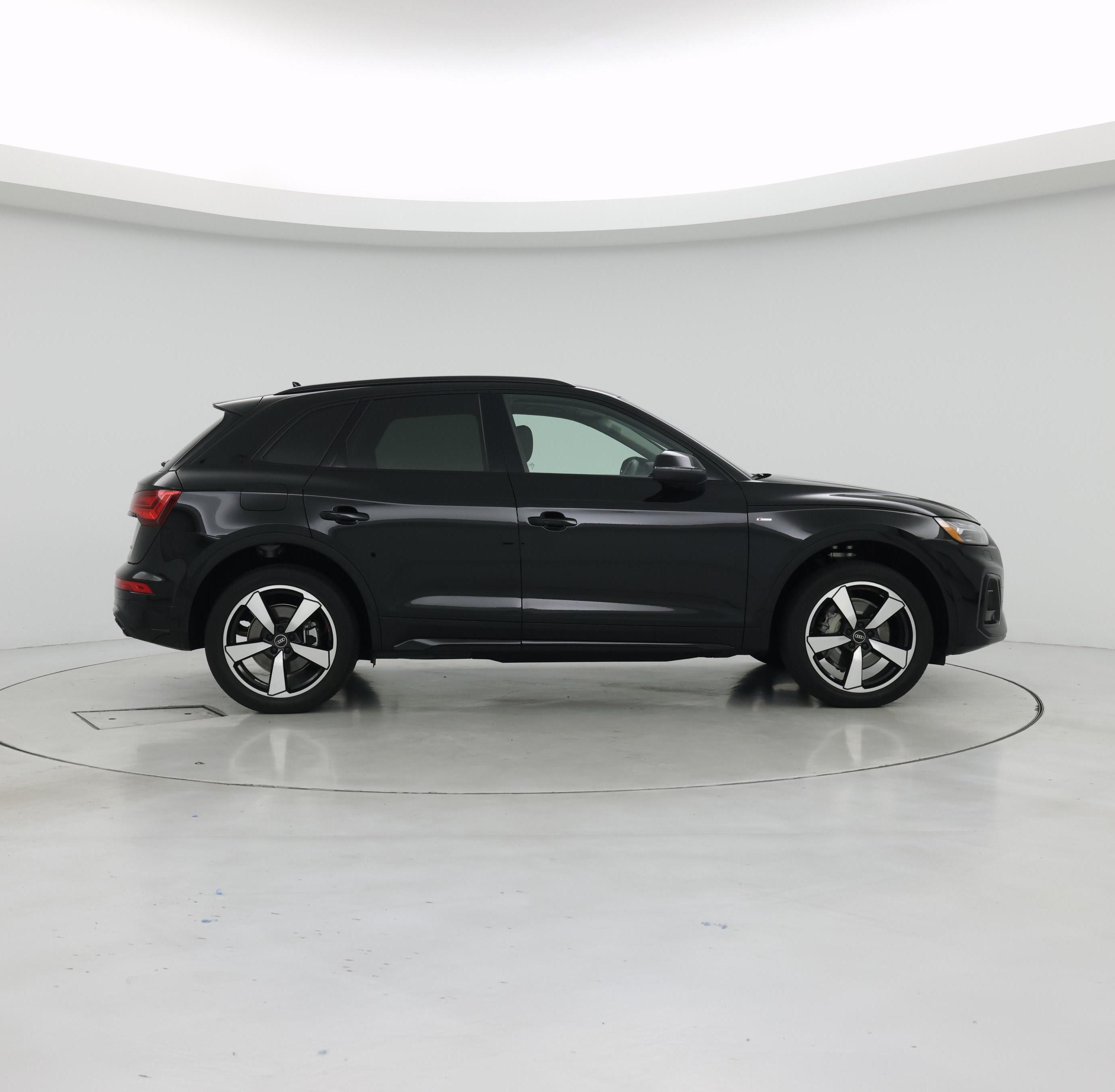 Thumbnail: 2023 Audi Q5 - 7