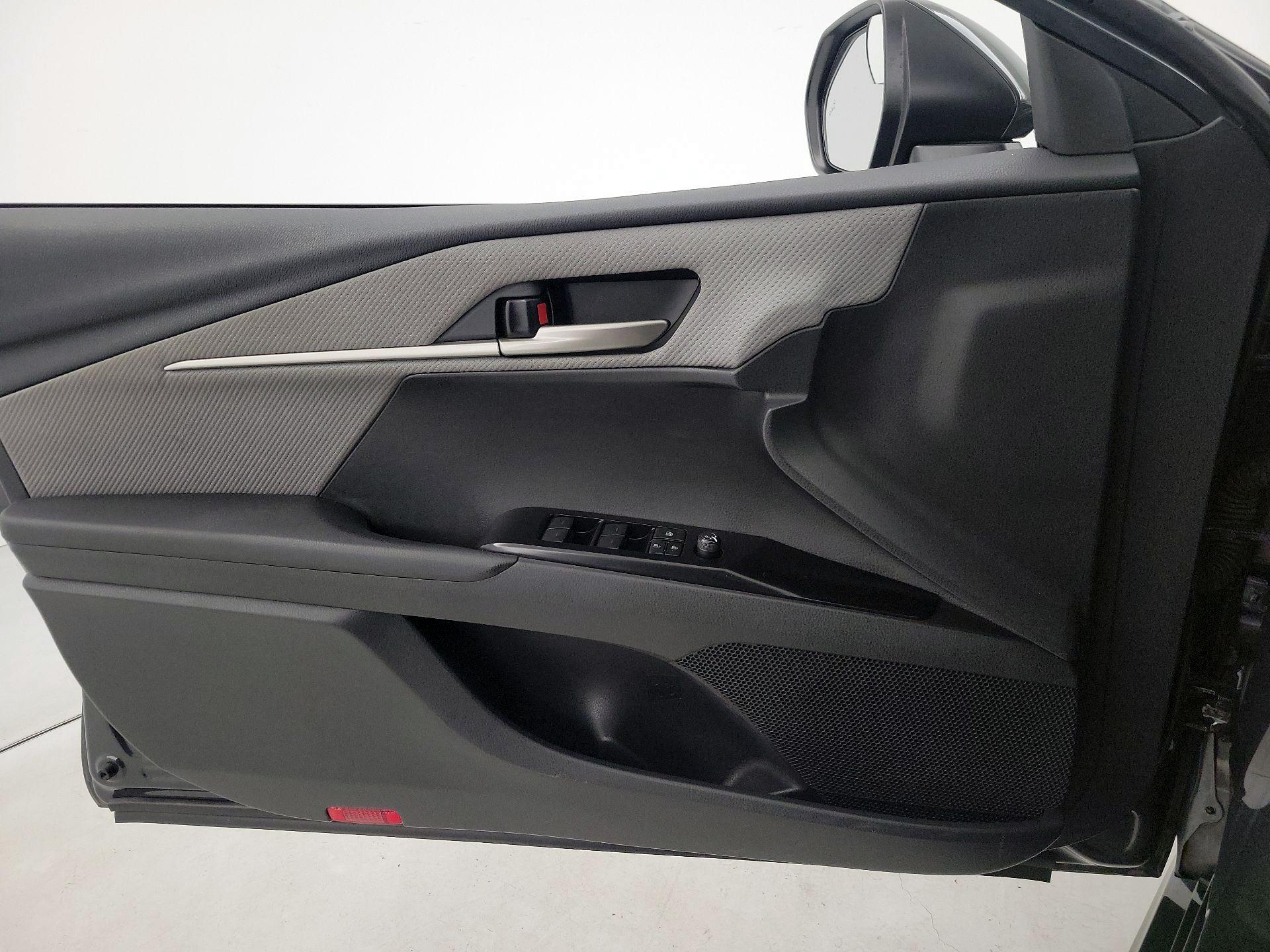 Thumbnail: 2025 Toyota Camry - 12