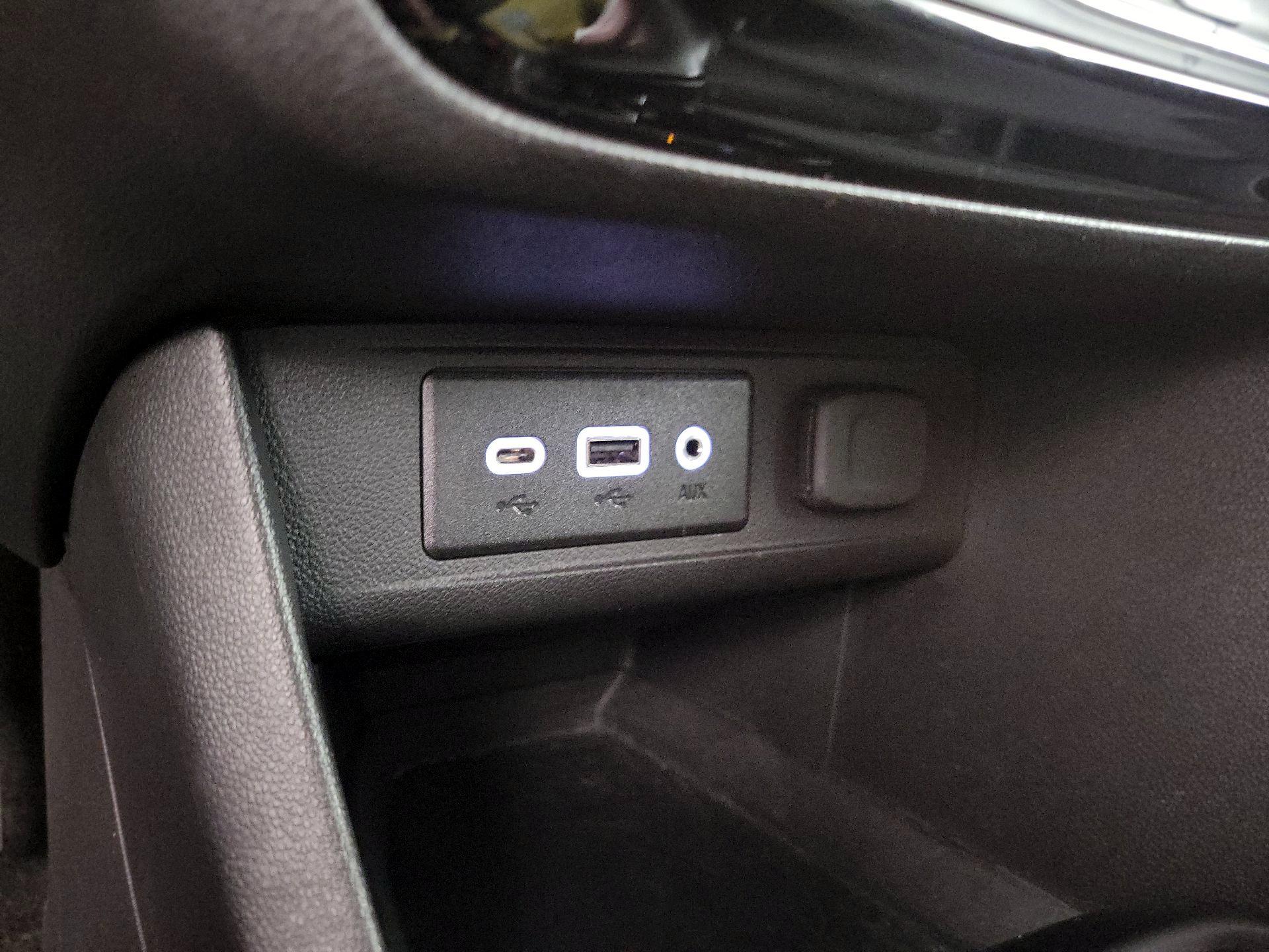 Thumbnail: 2020 Buick Encore GX - 17