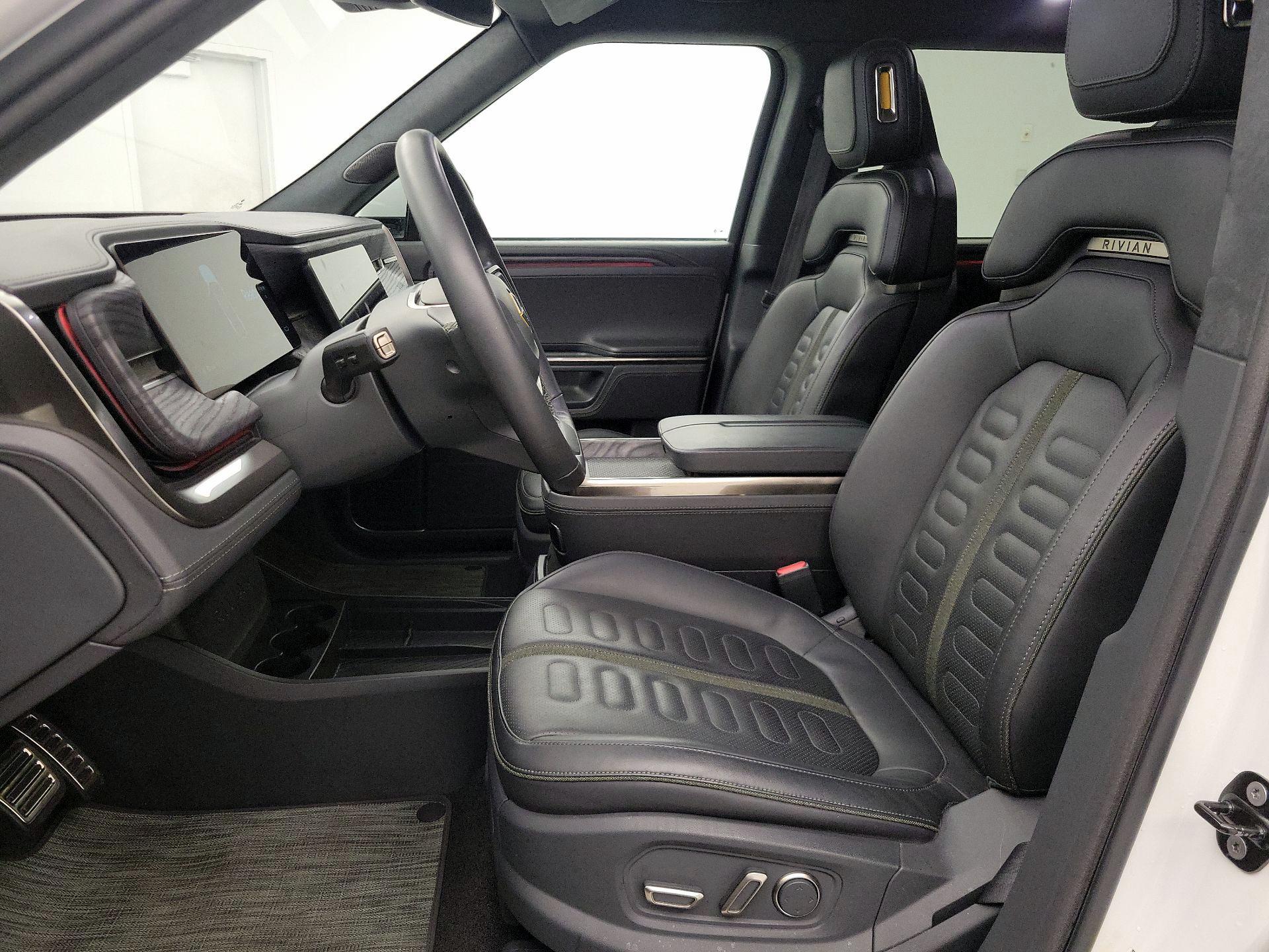 Thumbnail: 2022 Rivian R1S - 11