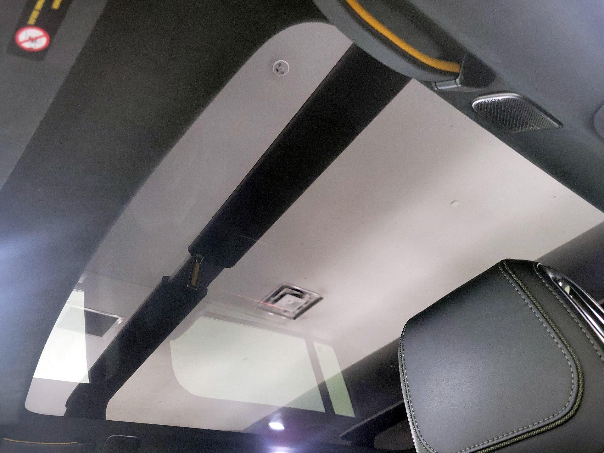 Thumbnail: 2022 Rivian R1S - 17