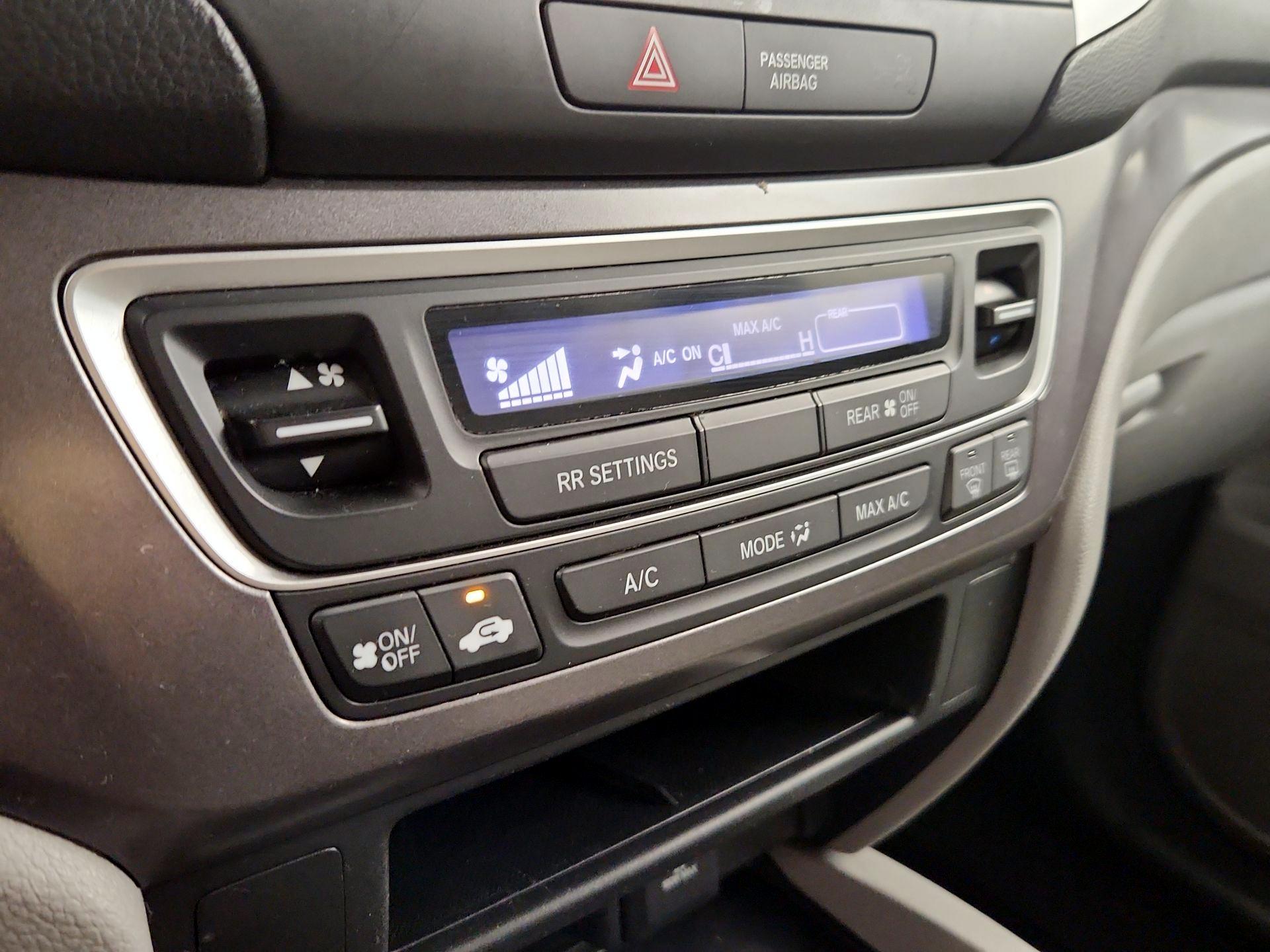 Thumbnail: 2016 Honda Pilot - 16