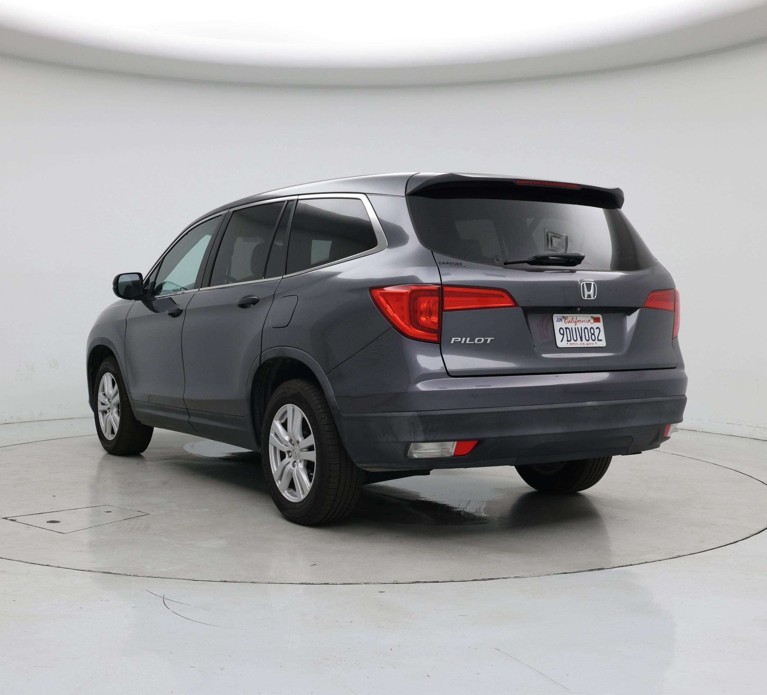 Thumbnail: 2016 Honda Pilot - 2