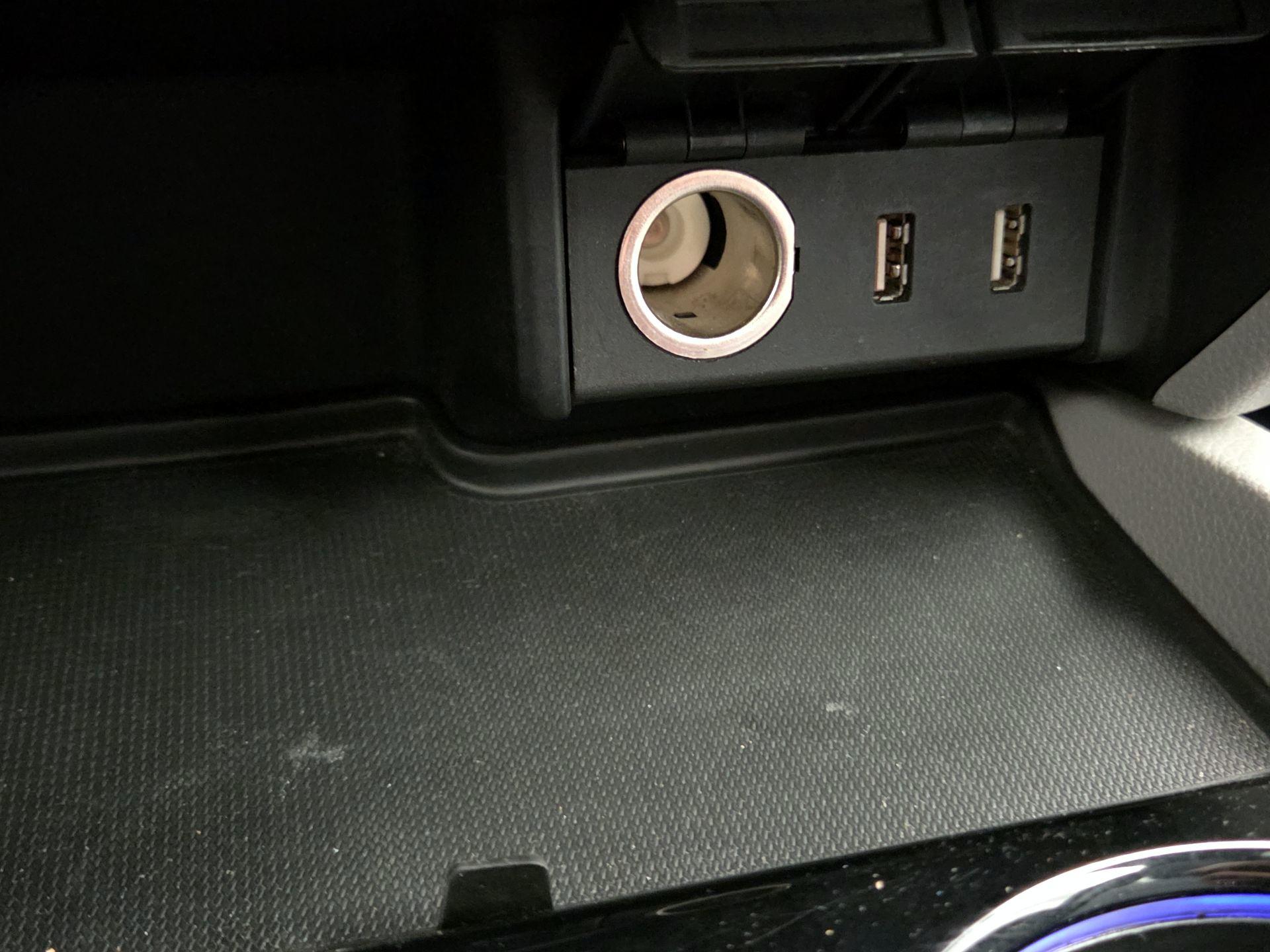 Thumbnail: 2017 Honda Pilot - 17