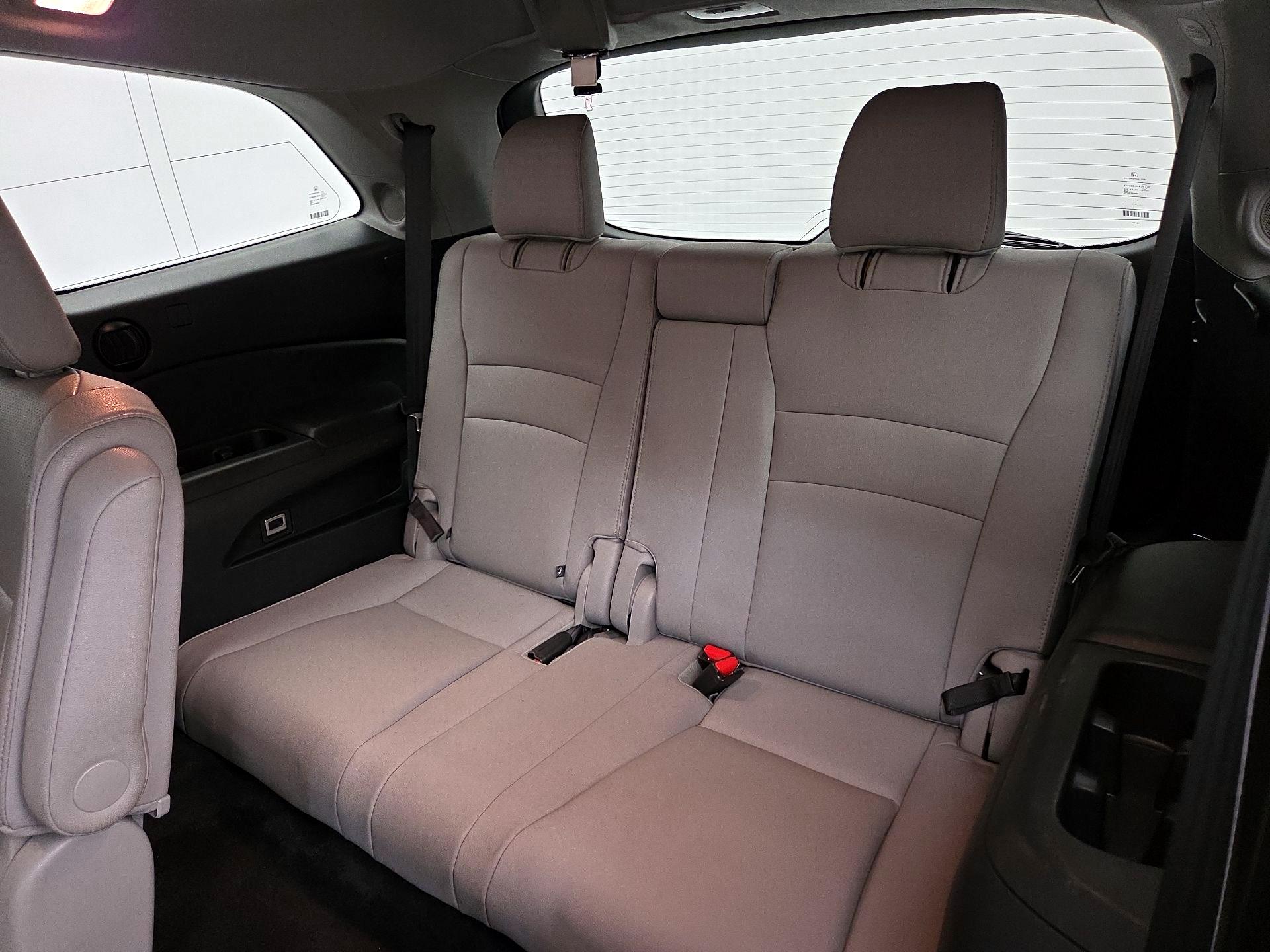 Thumbnail: 2017 Honda Pilot - 20