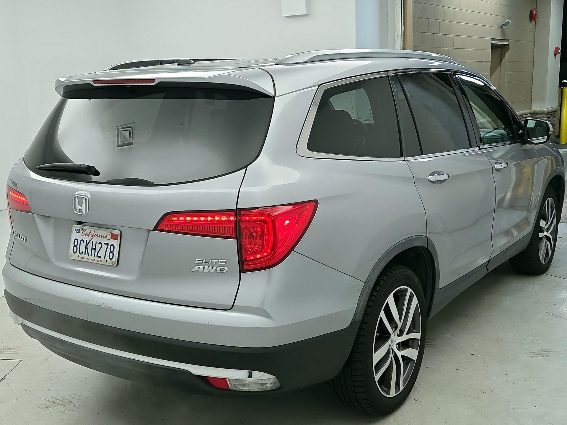 Thumbnail: 2017 Honda Pilot - 5