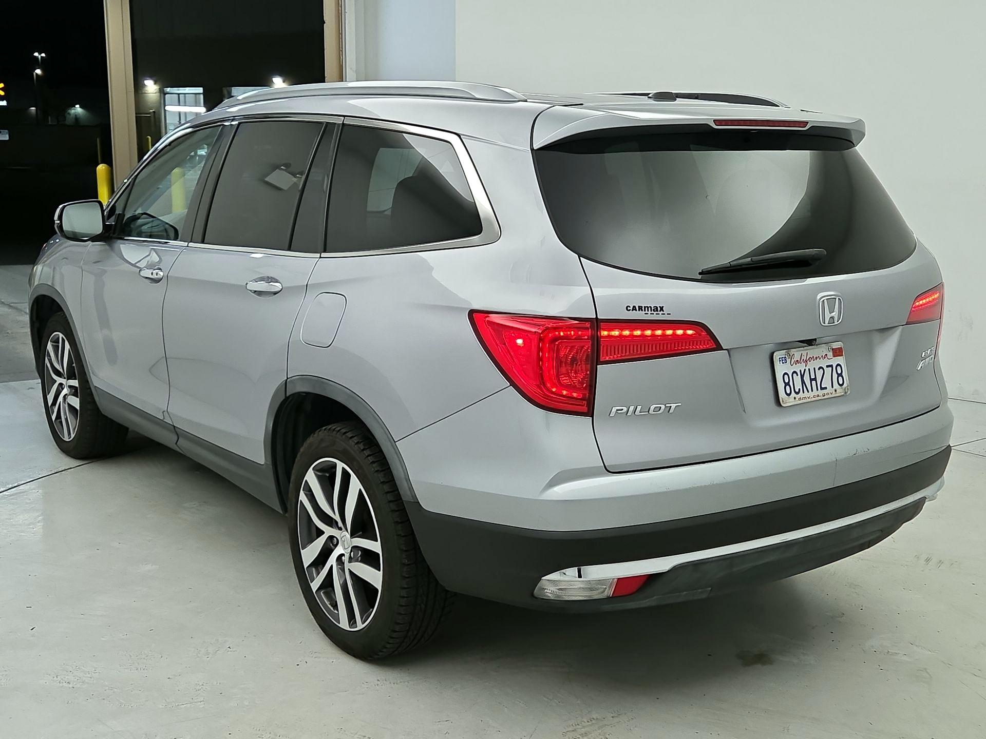 Thumbnail: 2017 Honda Pilot - 7