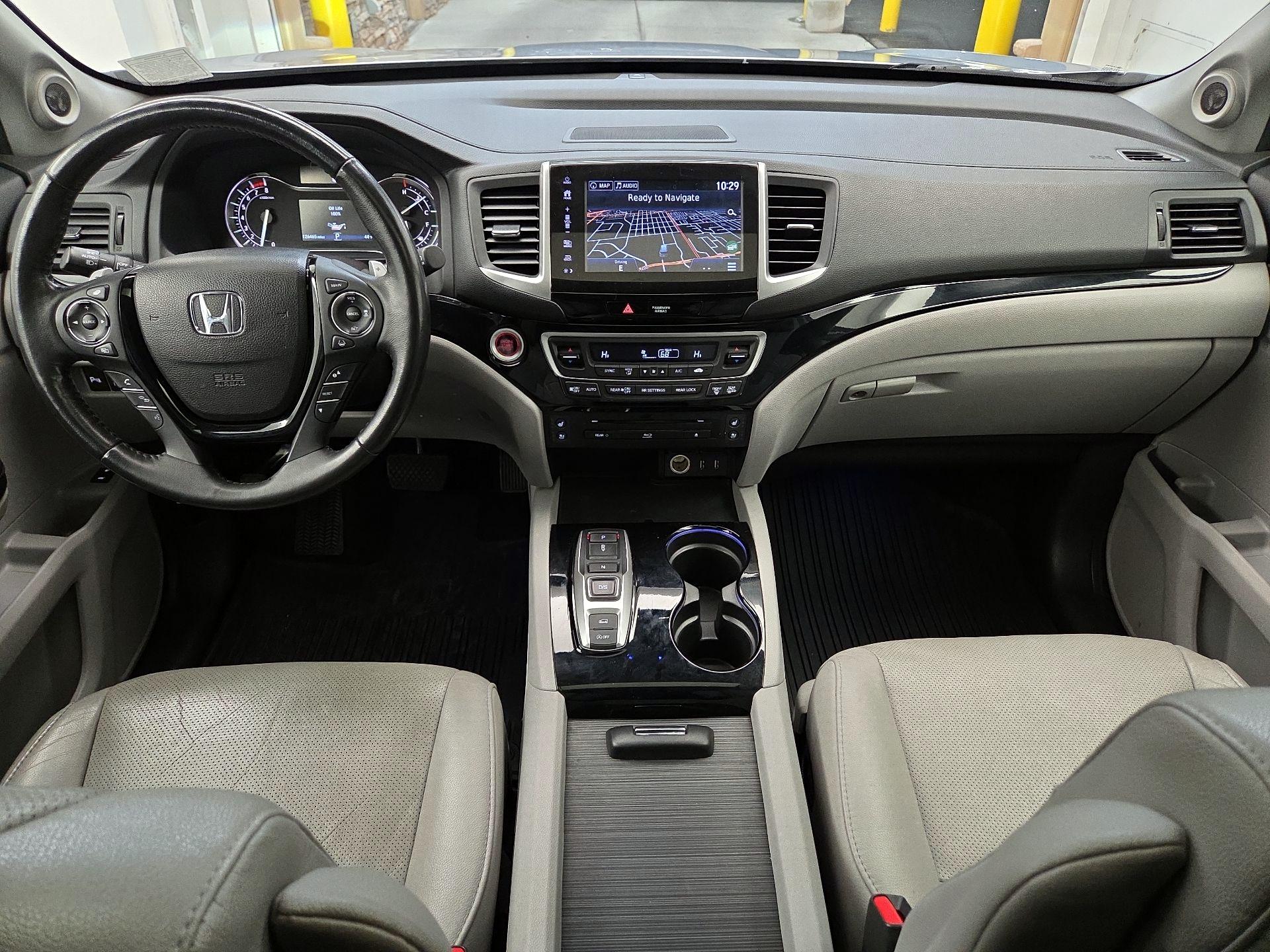 Thumbnail: 2017 Honda Pilot - 8