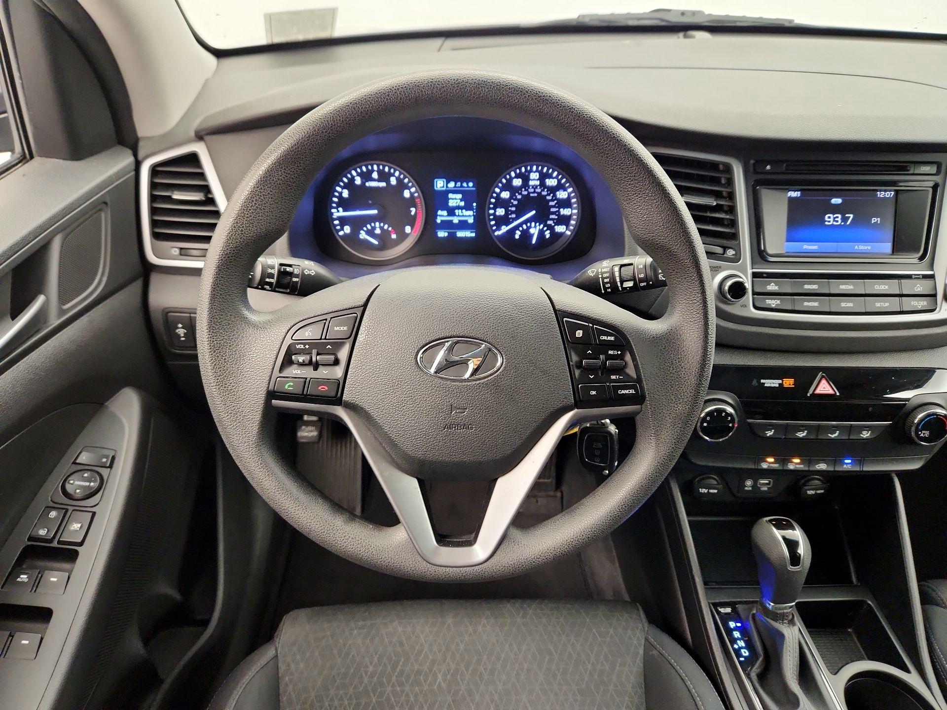 Thumbnail: 2016 Hyundai Tucson - 10