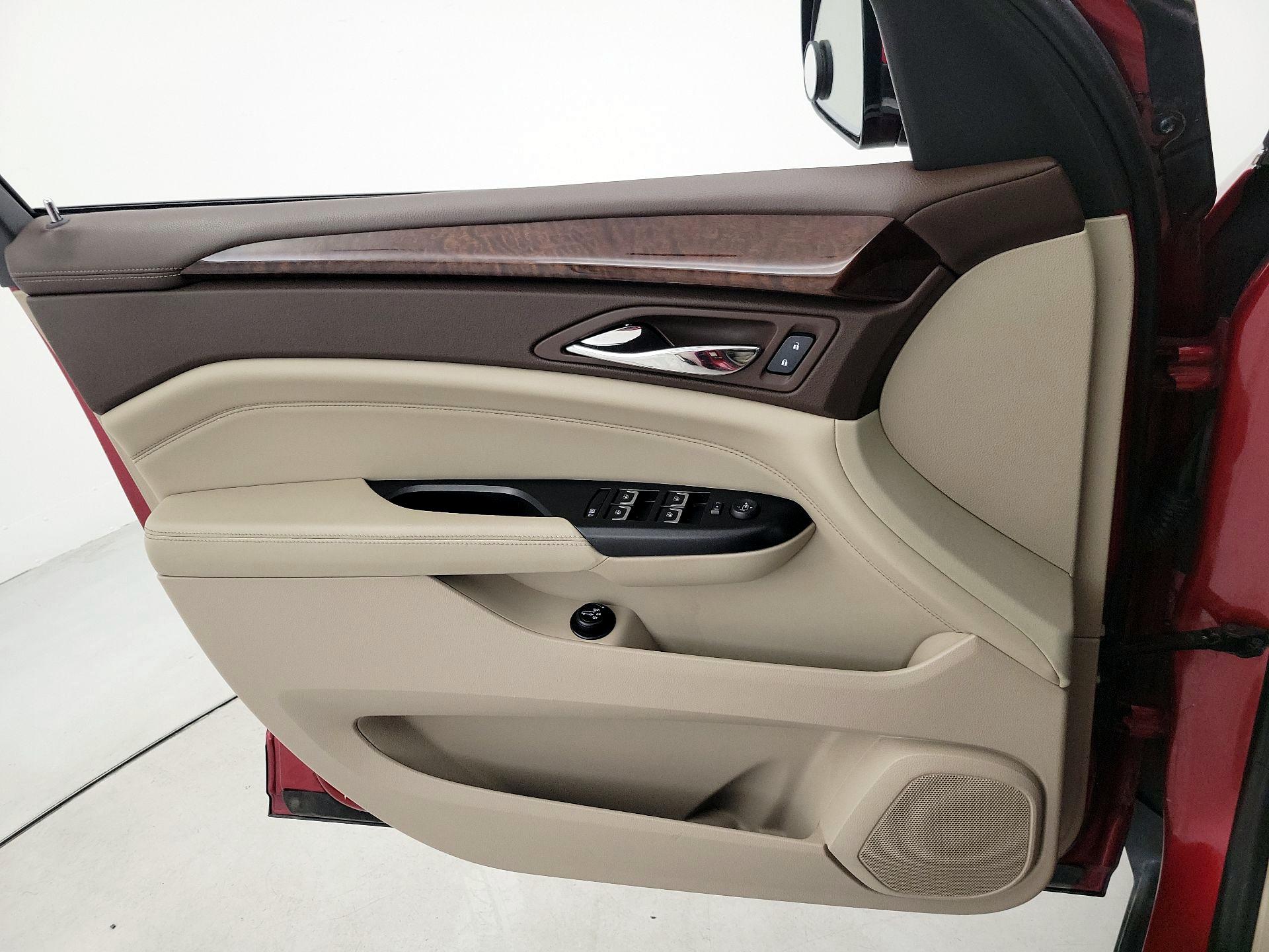 Thumbnail: 2016 Cadillac SRX - 12