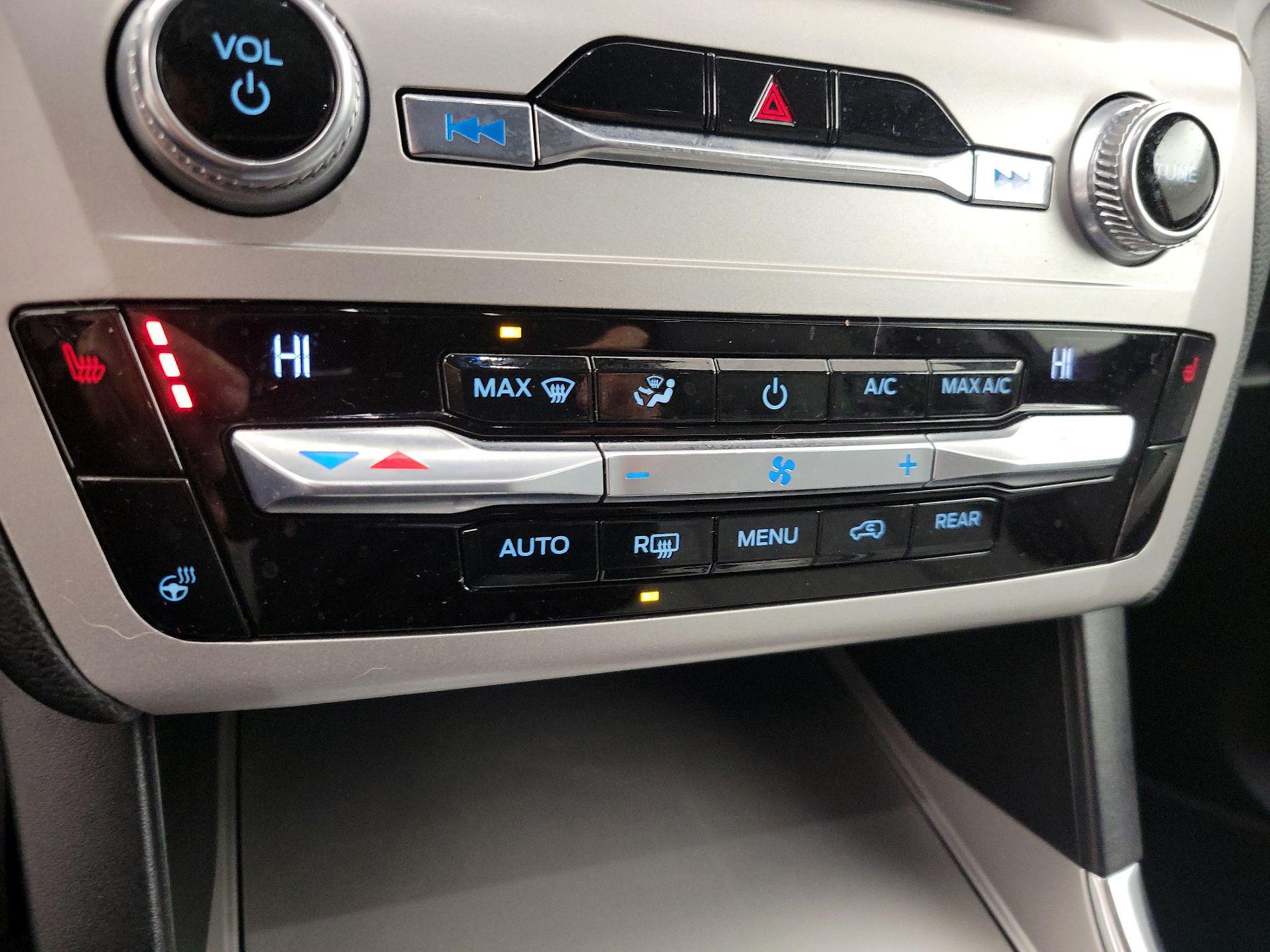 Thumbnail: 2021 Ford Explorer - 17