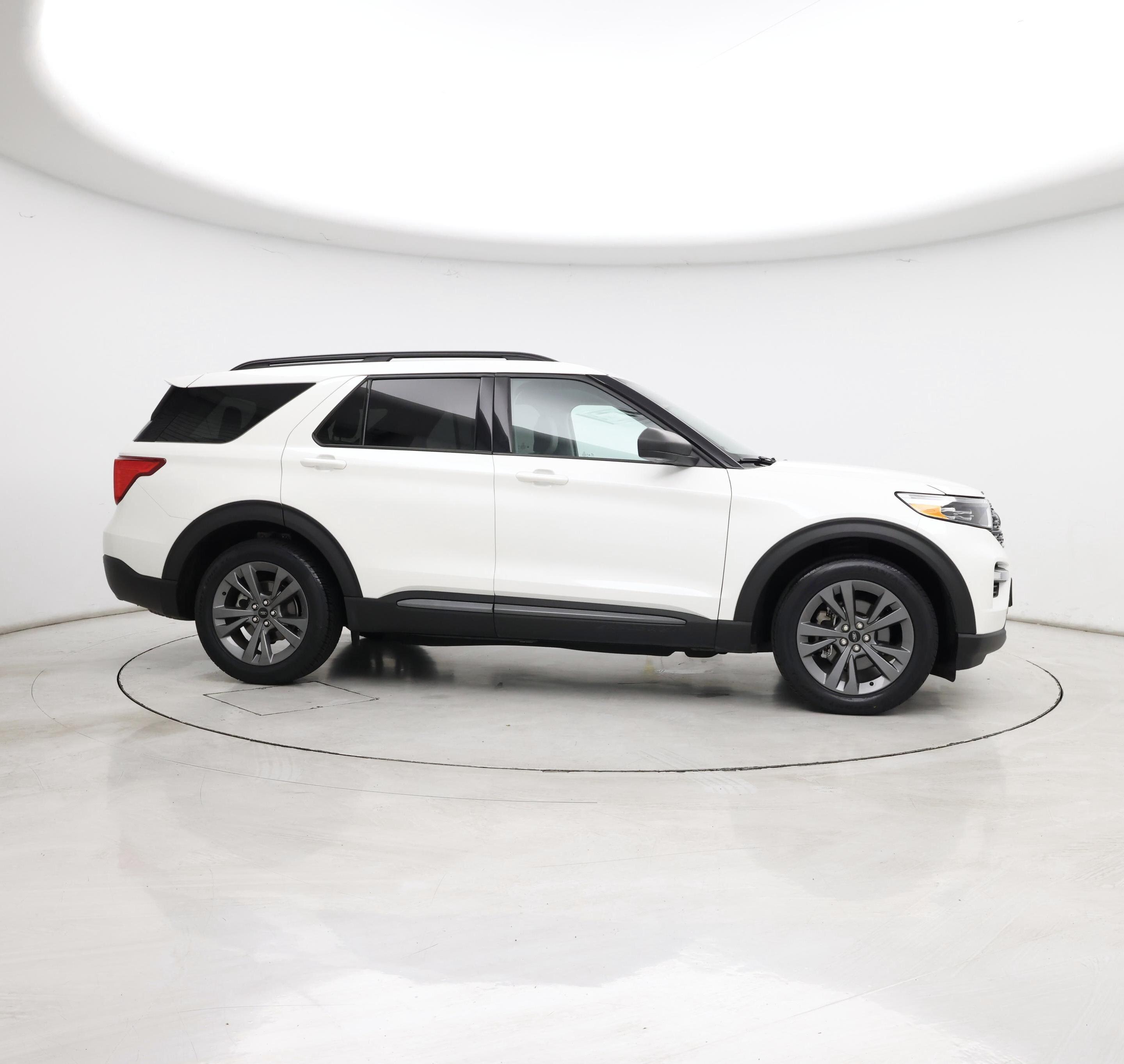 Thumbnail: 2021 Ford Explorer - 7