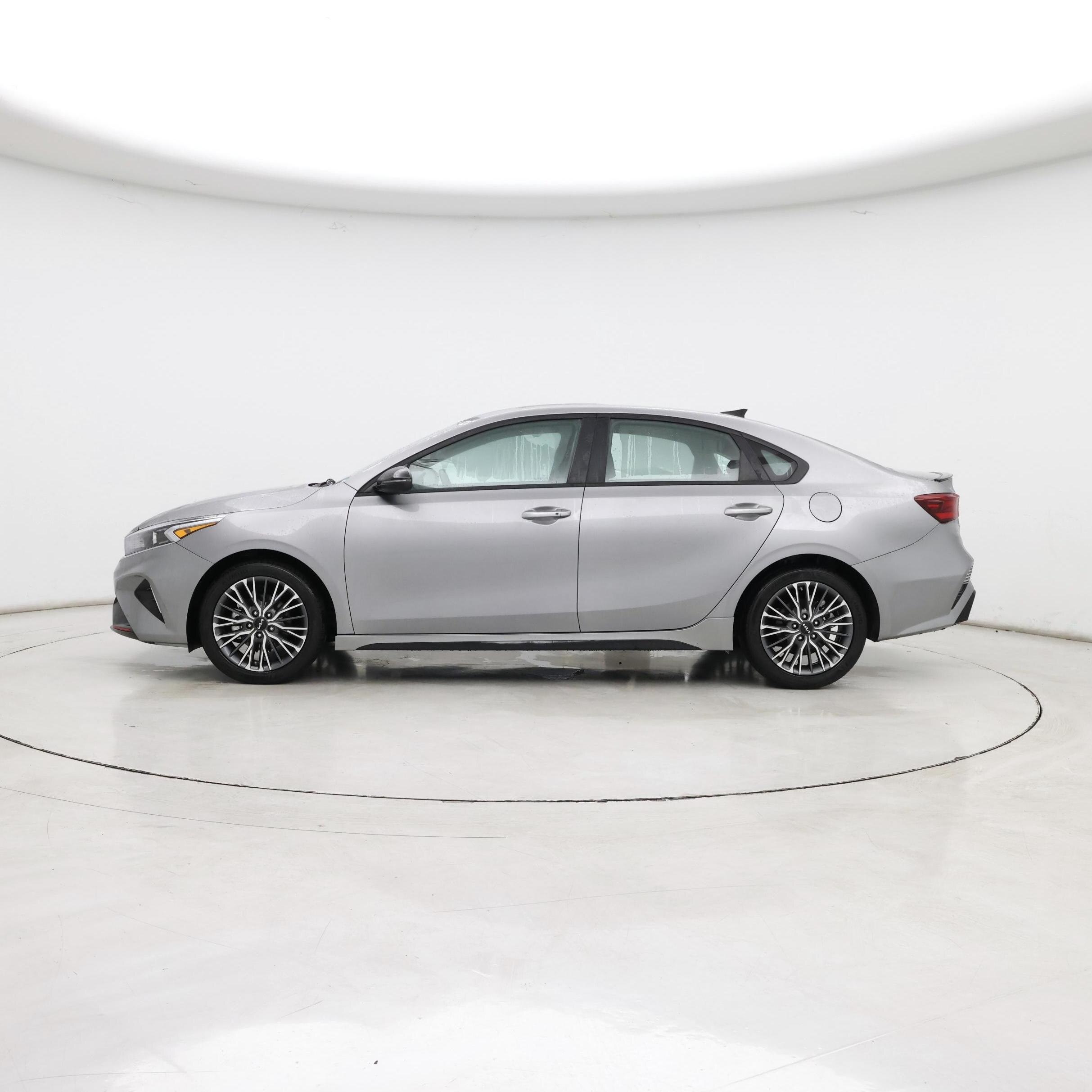 Thumbnail: 2024 Kia Forte - 3