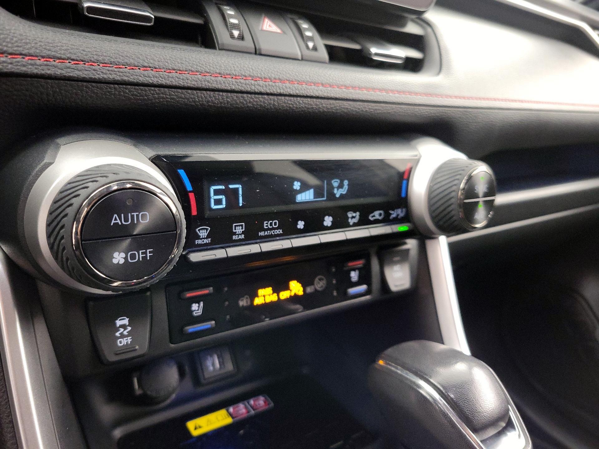 Thumbnail: 2024 Toyota RAV4 - 16