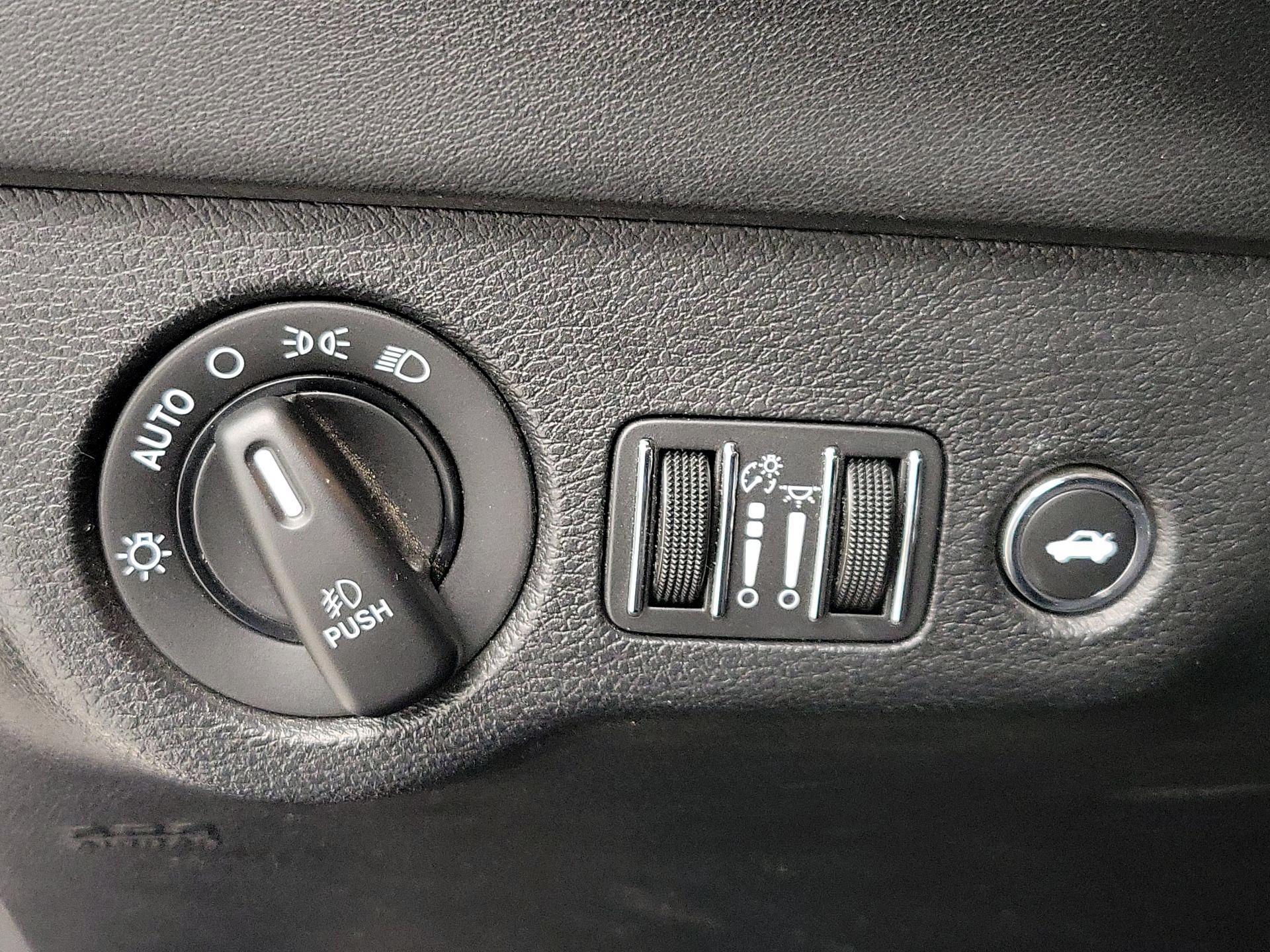 Thumbnail: 2020 Dodge Charger - 13